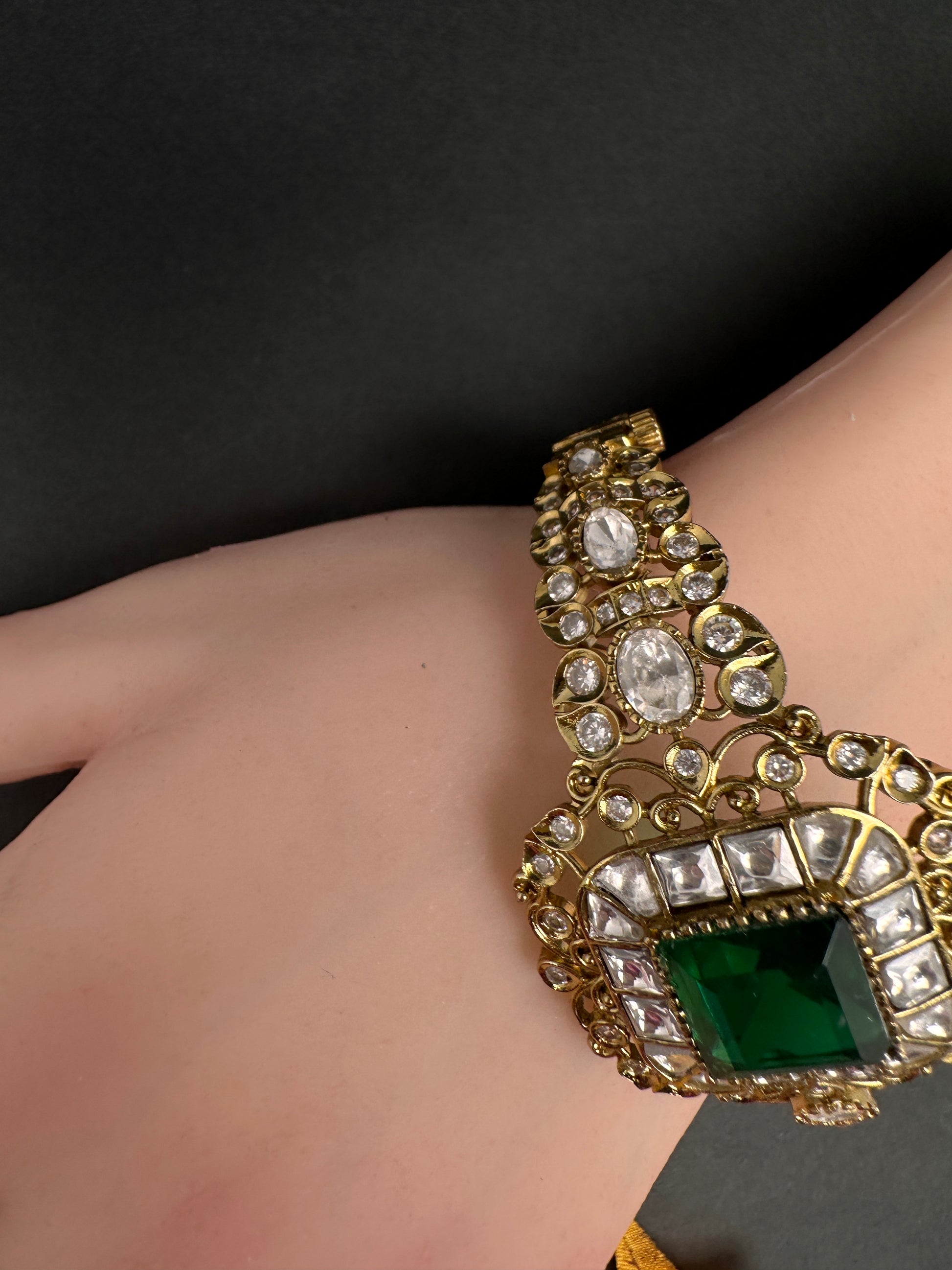 Victorian Moissanite Color Openable Kada Bracelet - Green