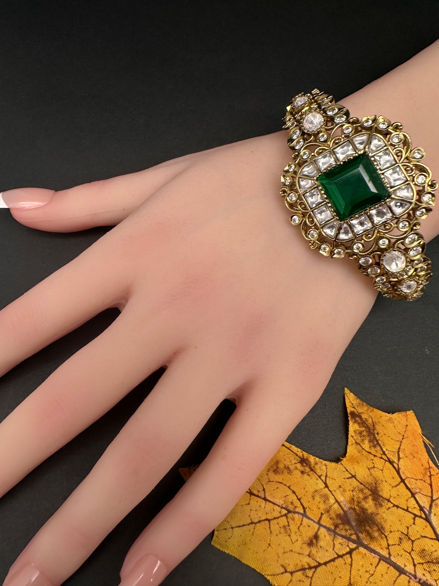 Victorian Moissanite Color Openable Kada Bracelet - Green