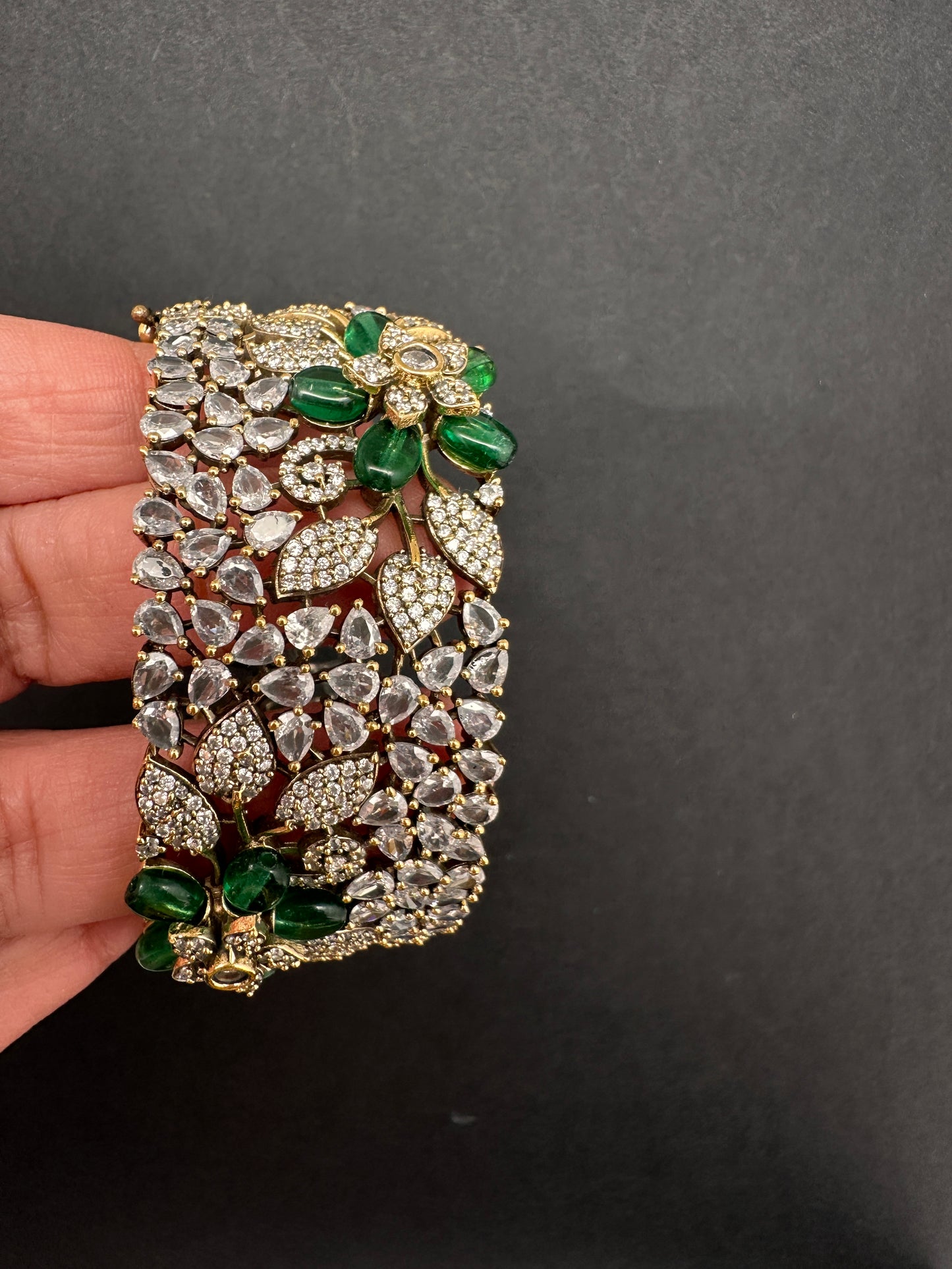 Victorian AD Beads Floral Color Openable Kada Bracelet - Green