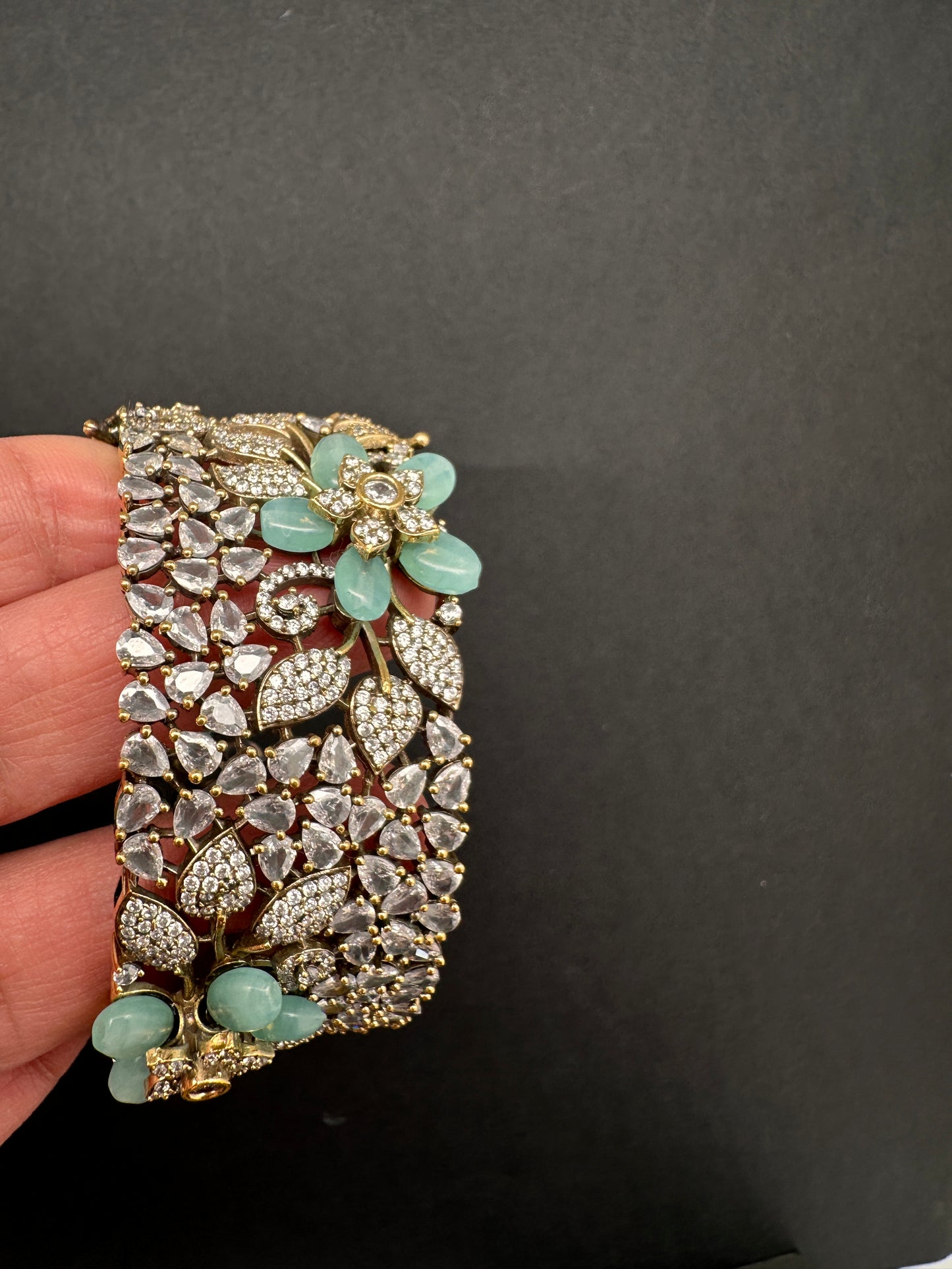 Victorian AD Beads Floral Color Openable Kada Bracelet - MintGreen
