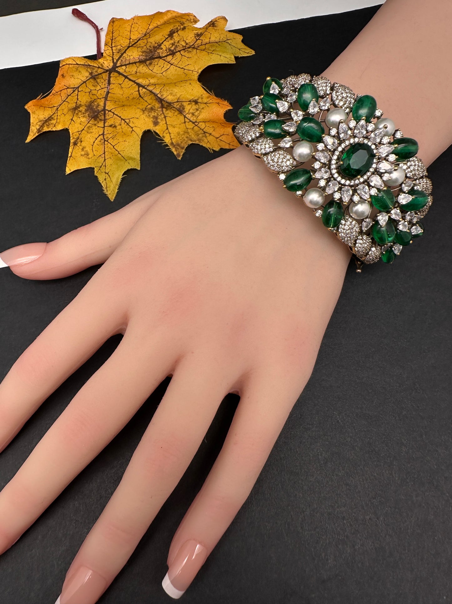 Victorian AD Beads Color Openable Kada Bracelet - Green