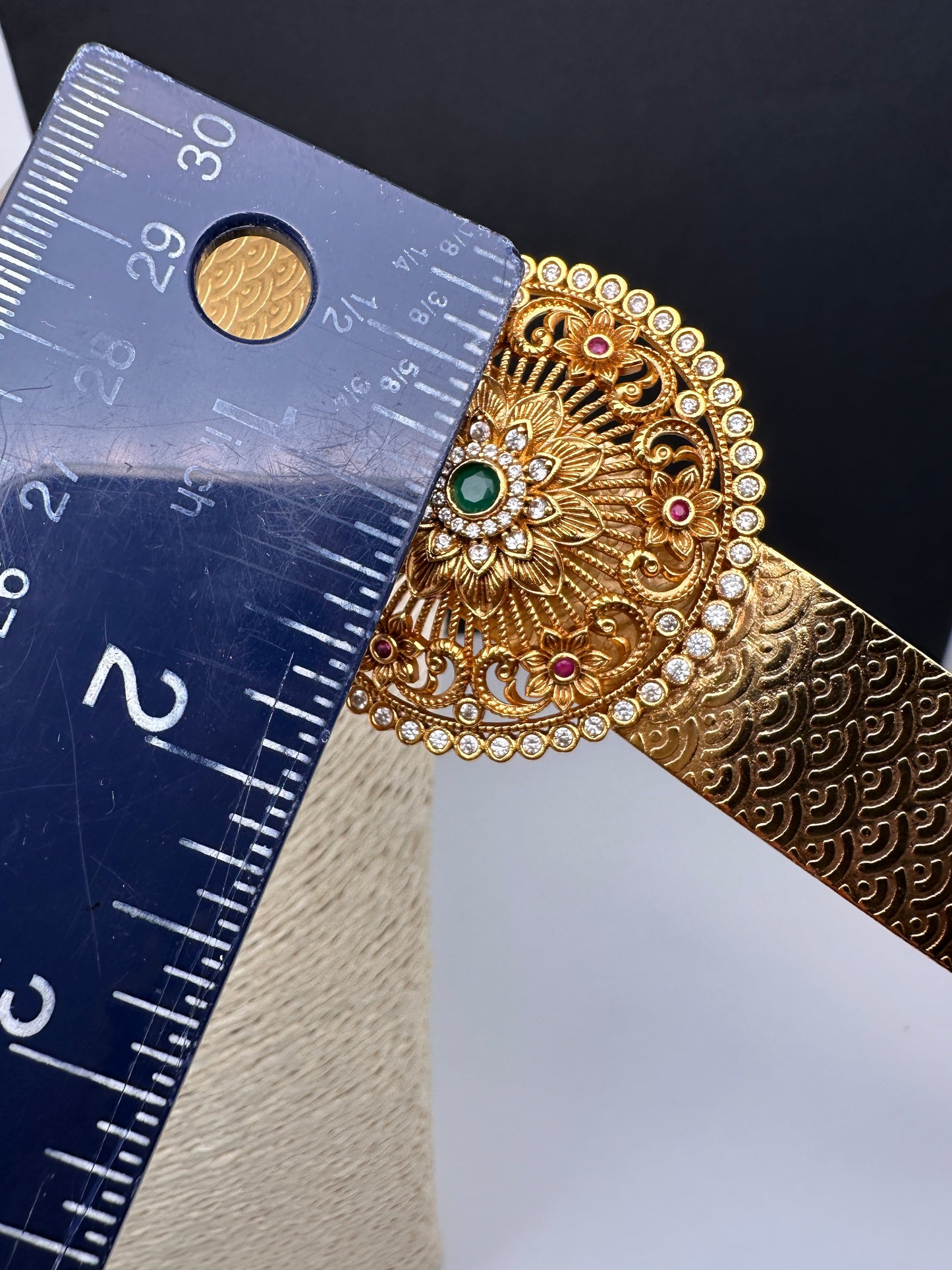 Multi Stone Motif Pendent Self Design Hip Belt Vaddanam