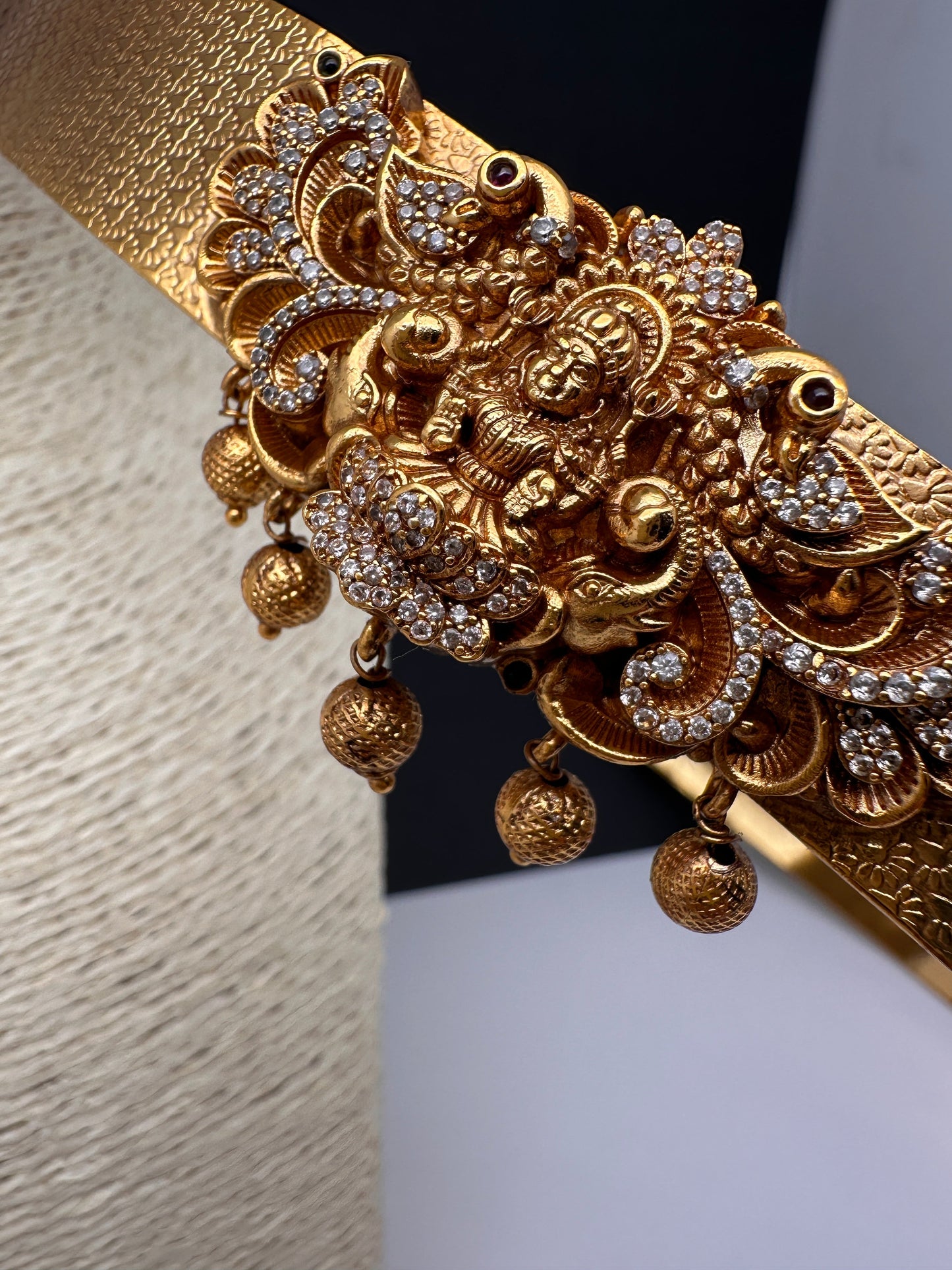 Goddess Lakshmi Motif Pendent Self Design Hip Belt Vaddanam