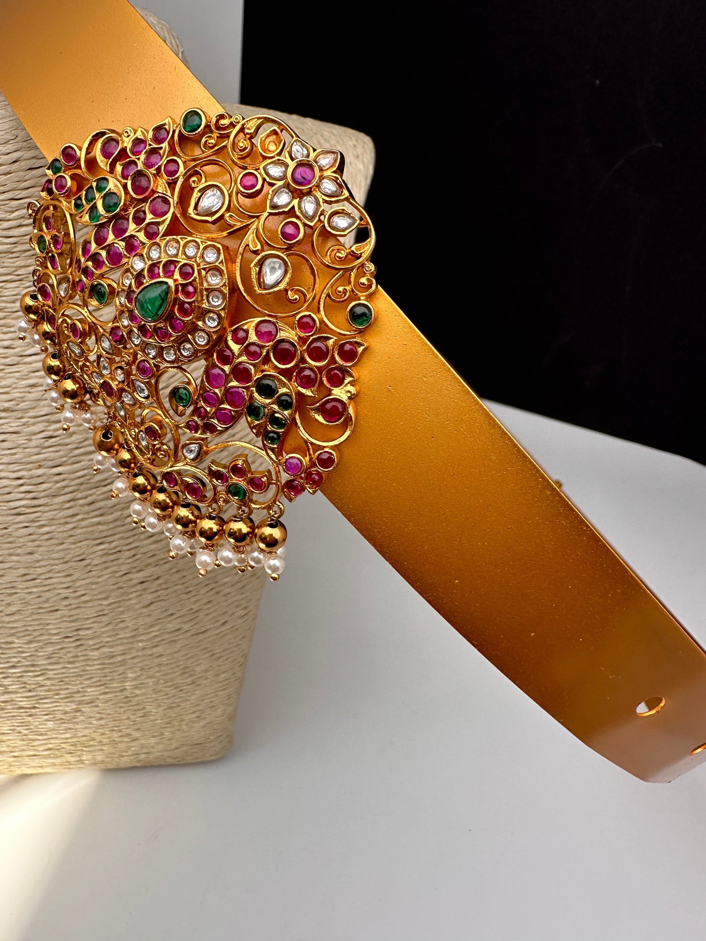Kempu Kundan Pendent Hip Belt Vaddanam