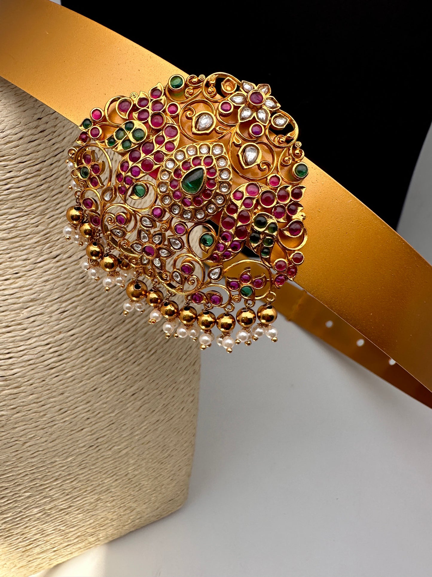 Kempu Kundan Pendent Hip Belt Vaddanam