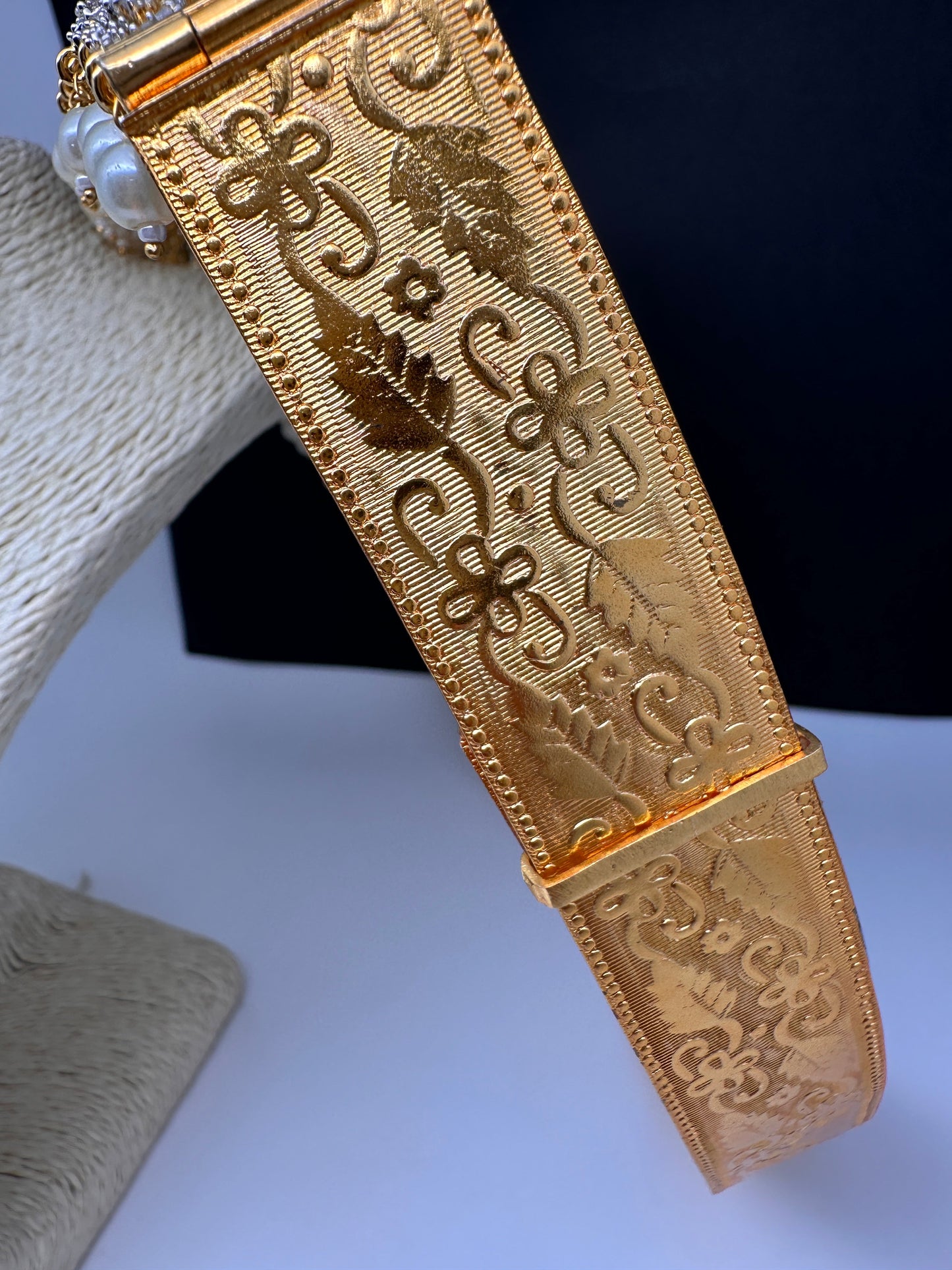 AD Diamond Finish Emerald Green Stone Hip Belt Kamarbandh