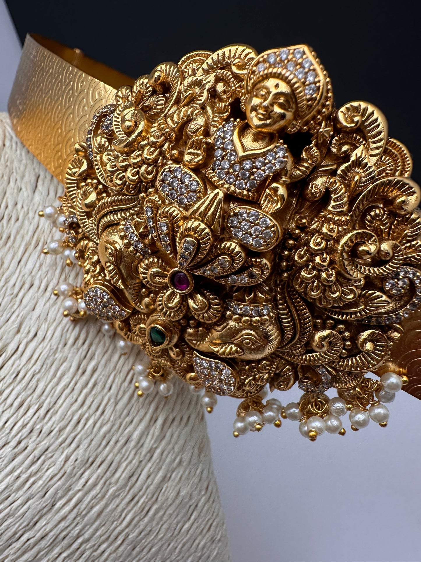 Matte Goddess Lakshmi Nakshi Pendent Hip Belt Vaddanam