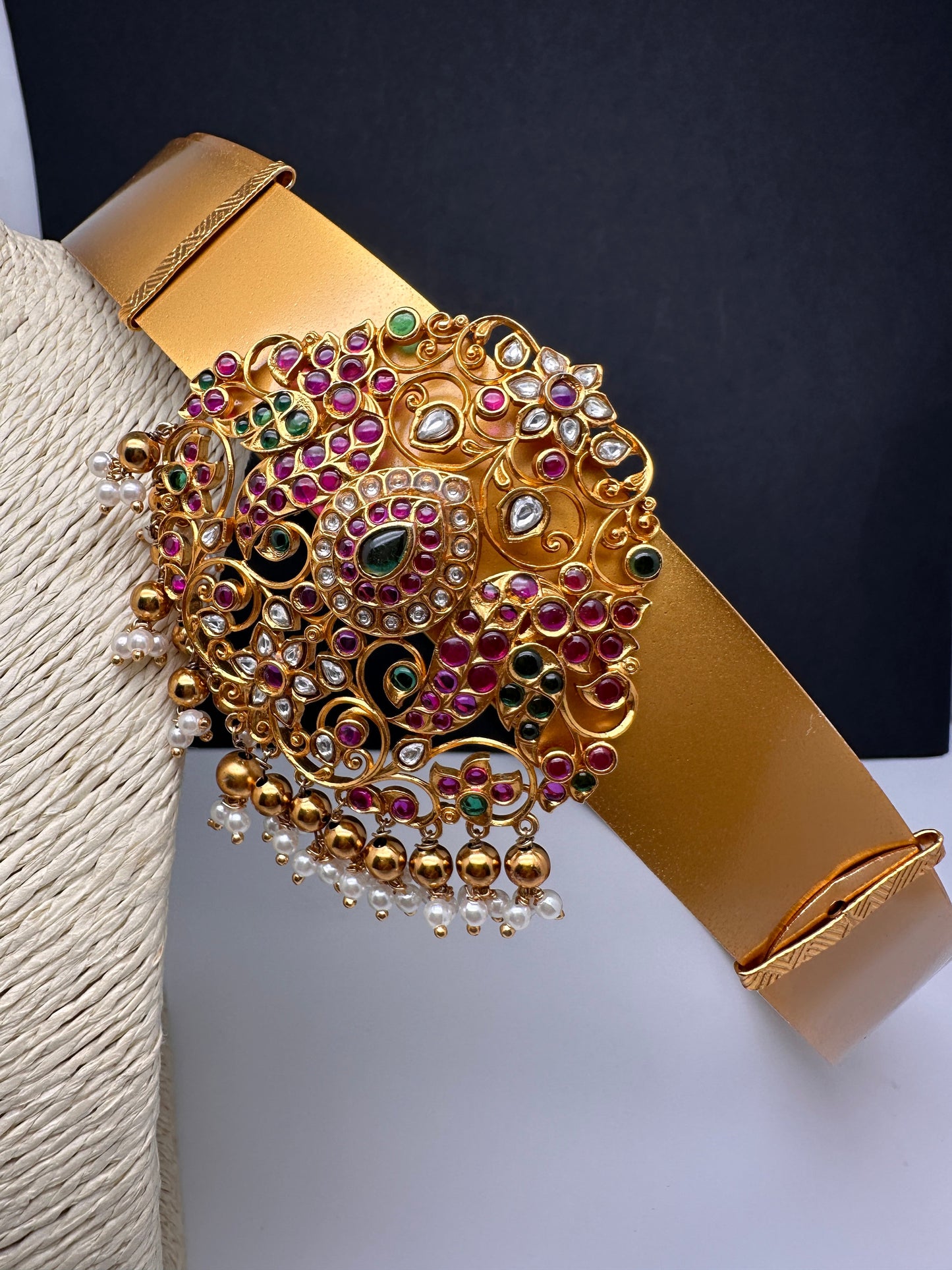 Matte Kempu Hip Belt Vaddanam
