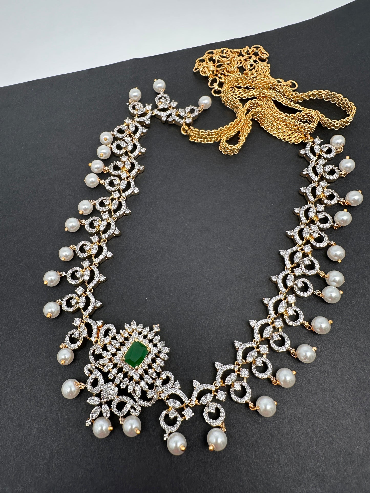 AD Kamarband Hip Chain With Changabale Stones Finish