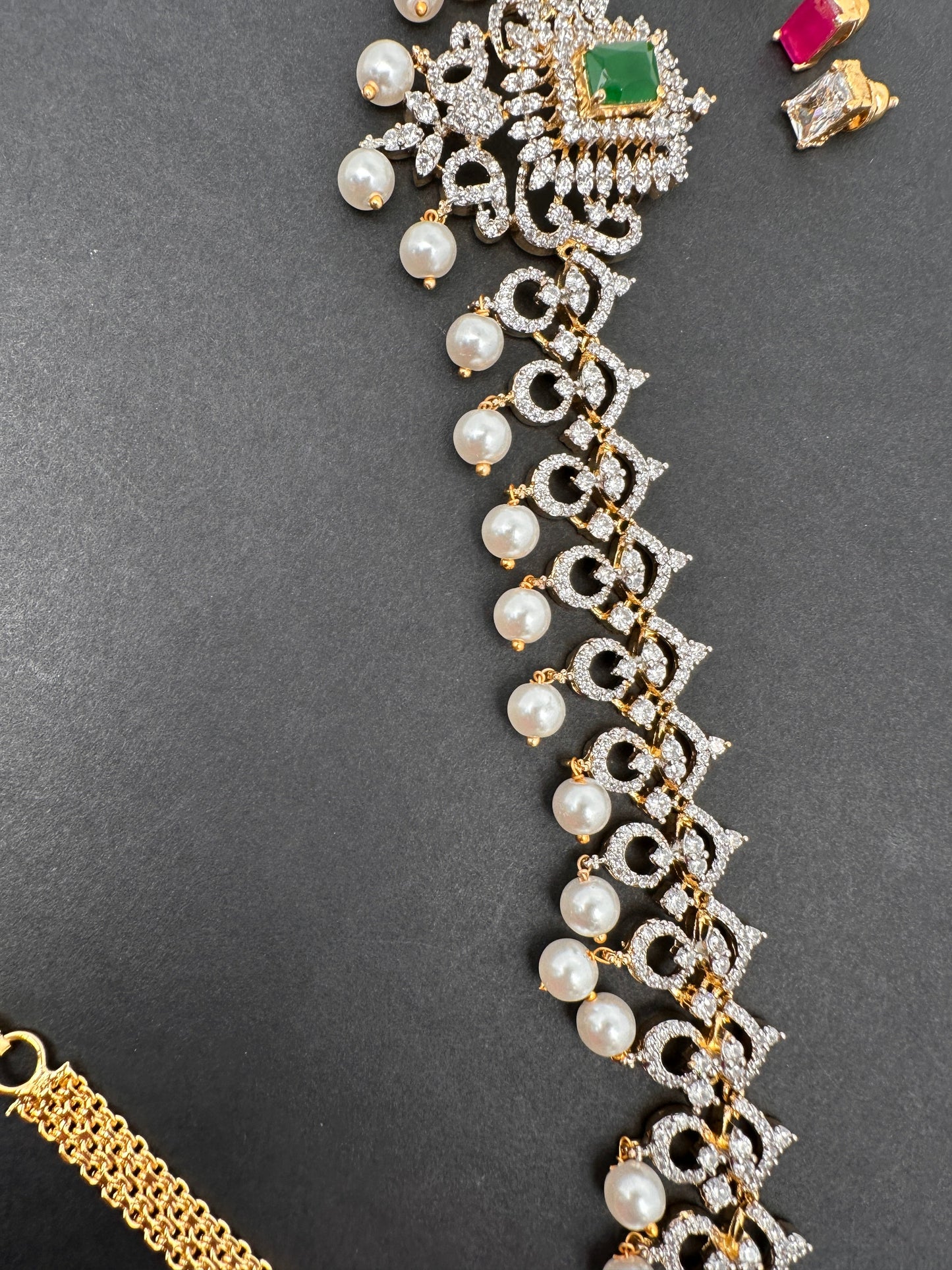 AD Kamarband Hip Chain With Changabale Stones Finish