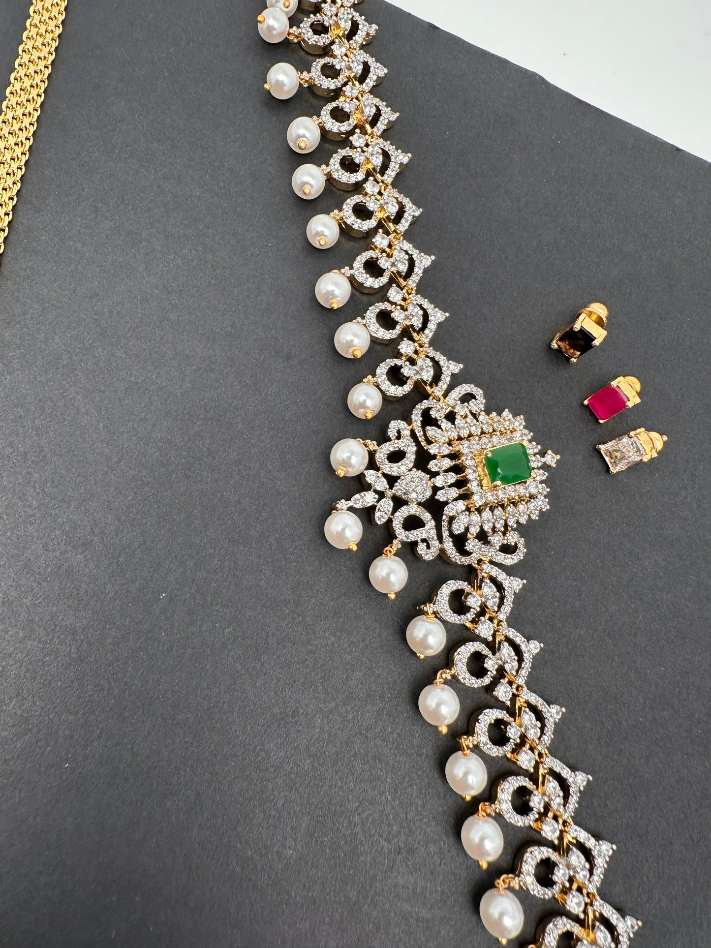 AD Kamarband Hip Chain With Changabale Stones Finish