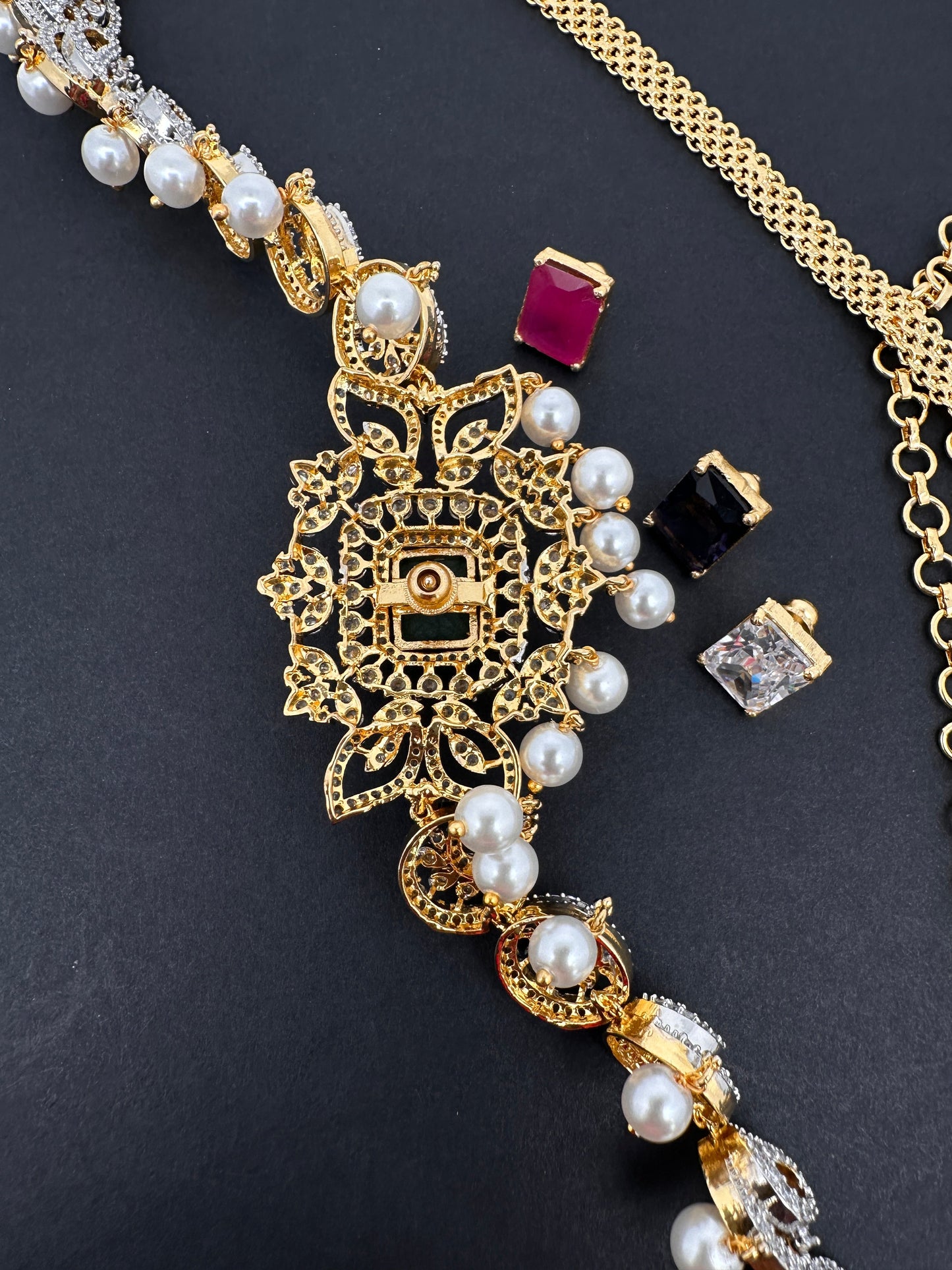 AD Kamarband Hip Chain With Changabale Stones Finish