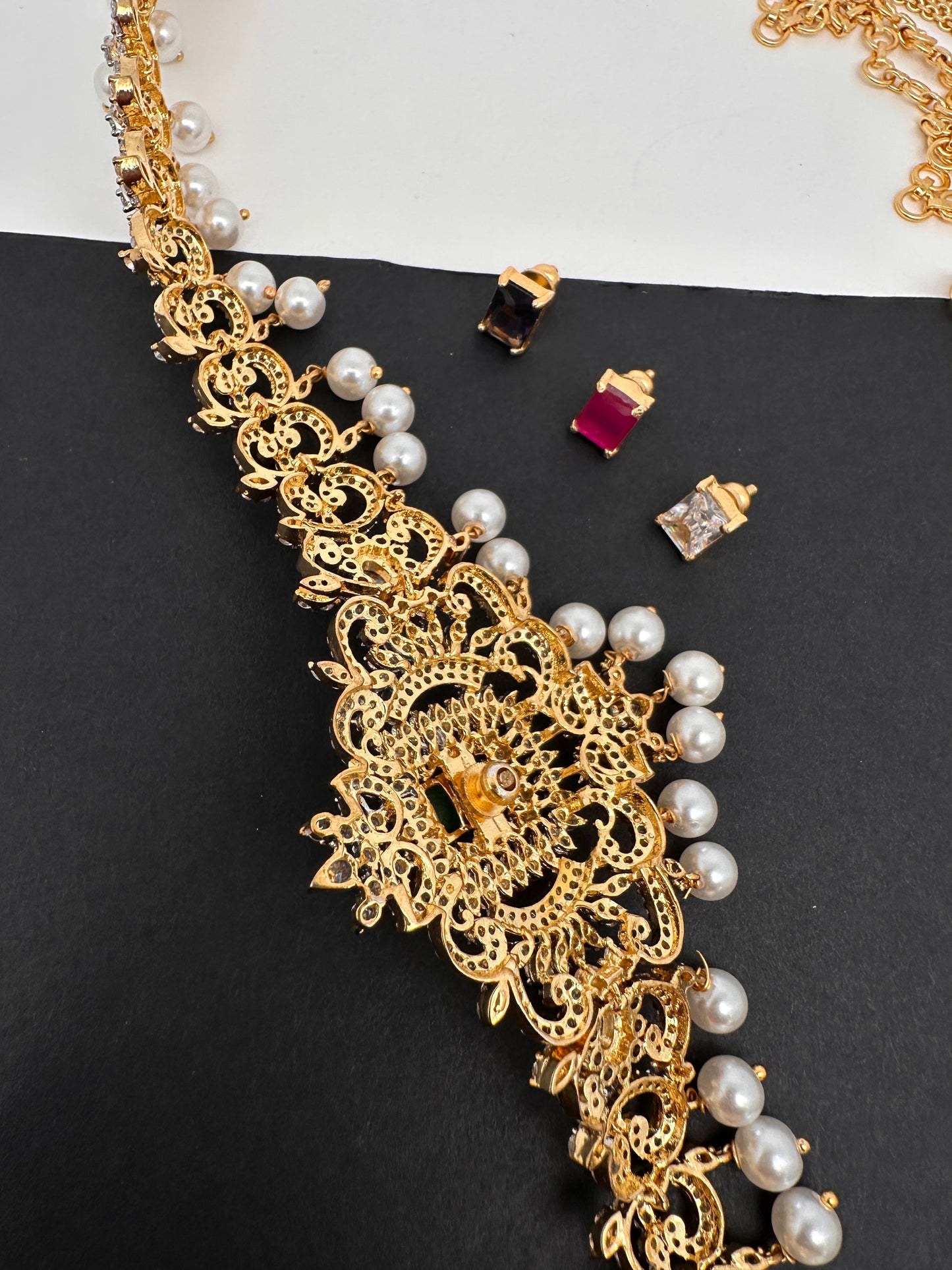 AD Kamarband Hip Chain With Changabale Stones Finish