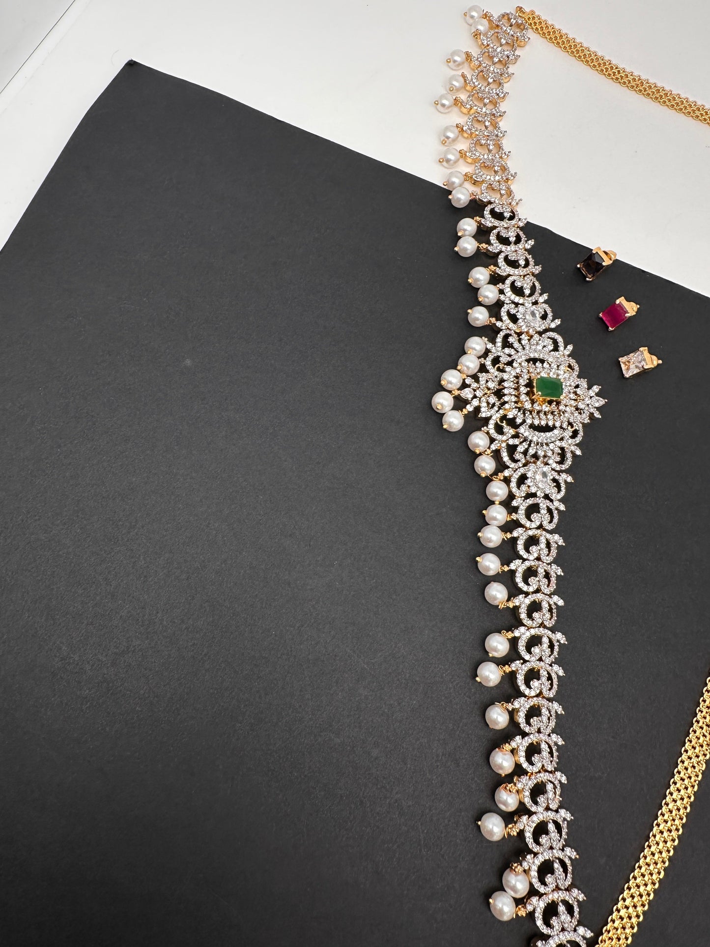 AD Kamarband Hip Chain With Changabale Stones Finish