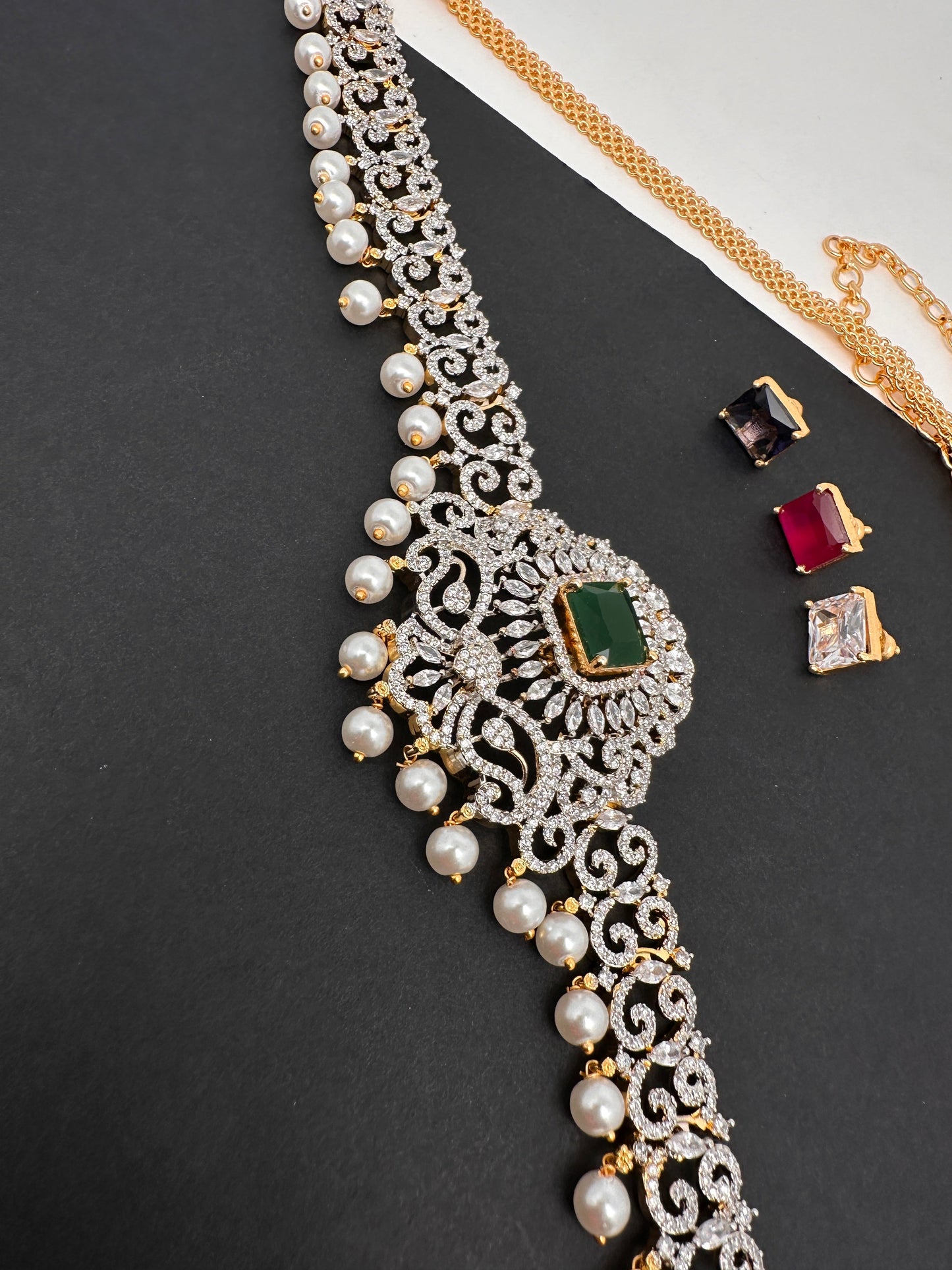 AD Kamarband Hip Chain With Changabale Stones Finish