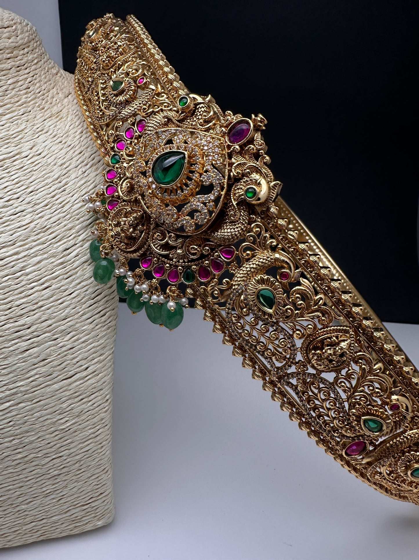 Matte Goddess Lakshmi Kundan Potta Stones Hip Belt Kamarbandh