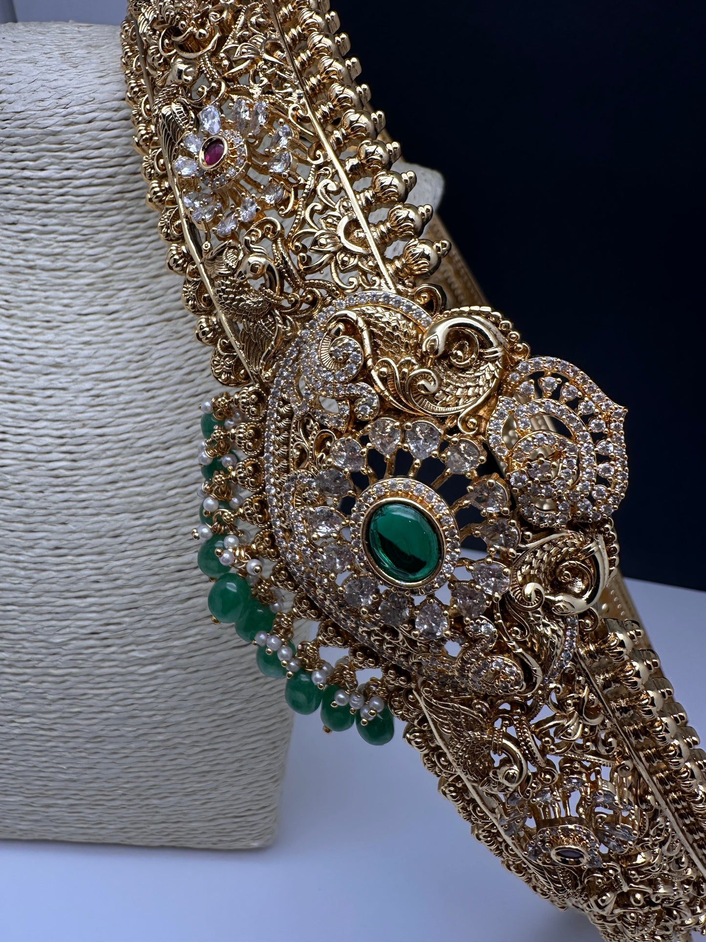 Matte Goddess Lakshmi Green Potta Stones Hip Belt Kamarbandh