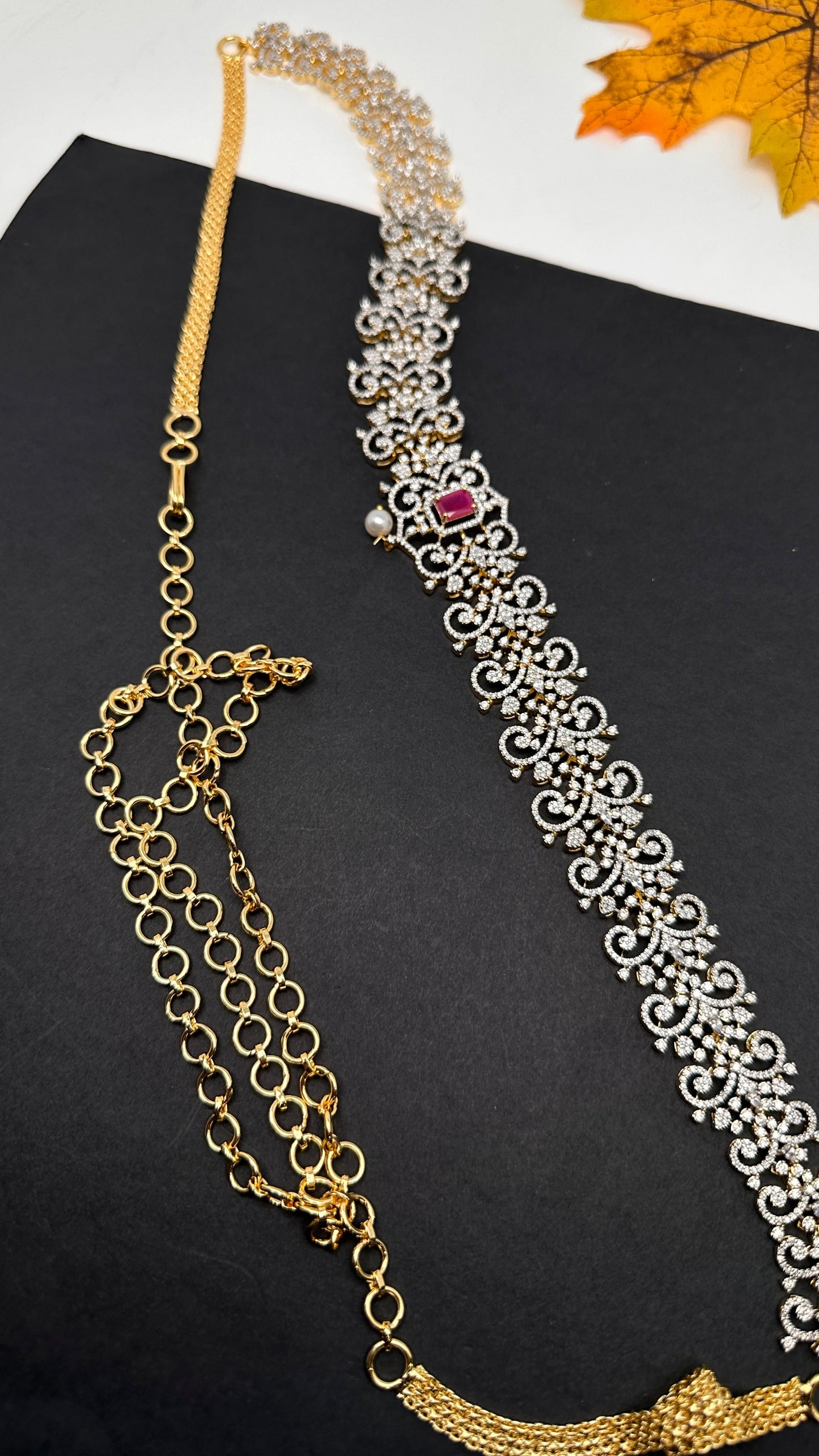 Sleek Diamond Finish Hip Chain Belt - Red