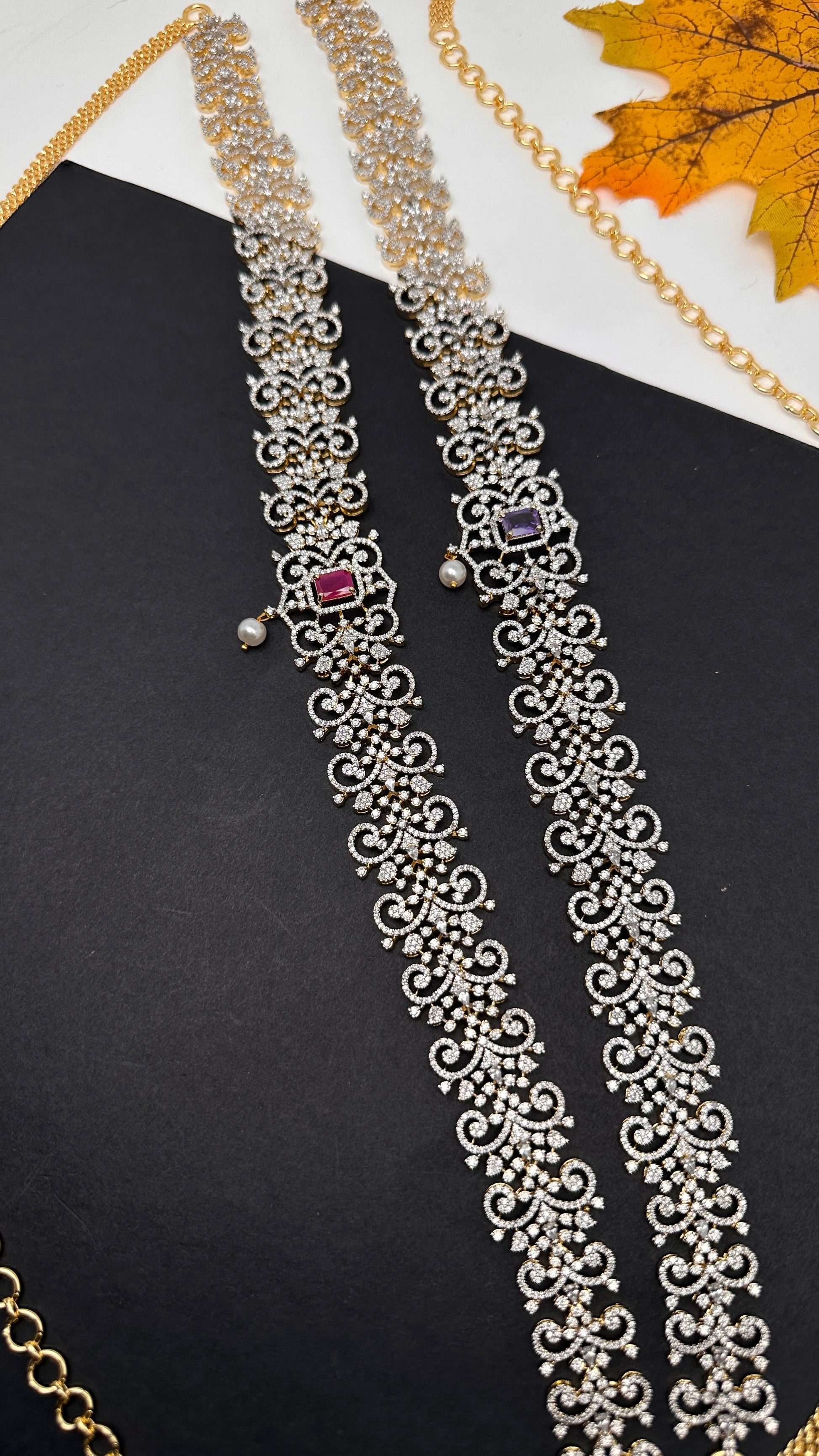 Sleek Diamond Finish Hip Chain Belt - Red