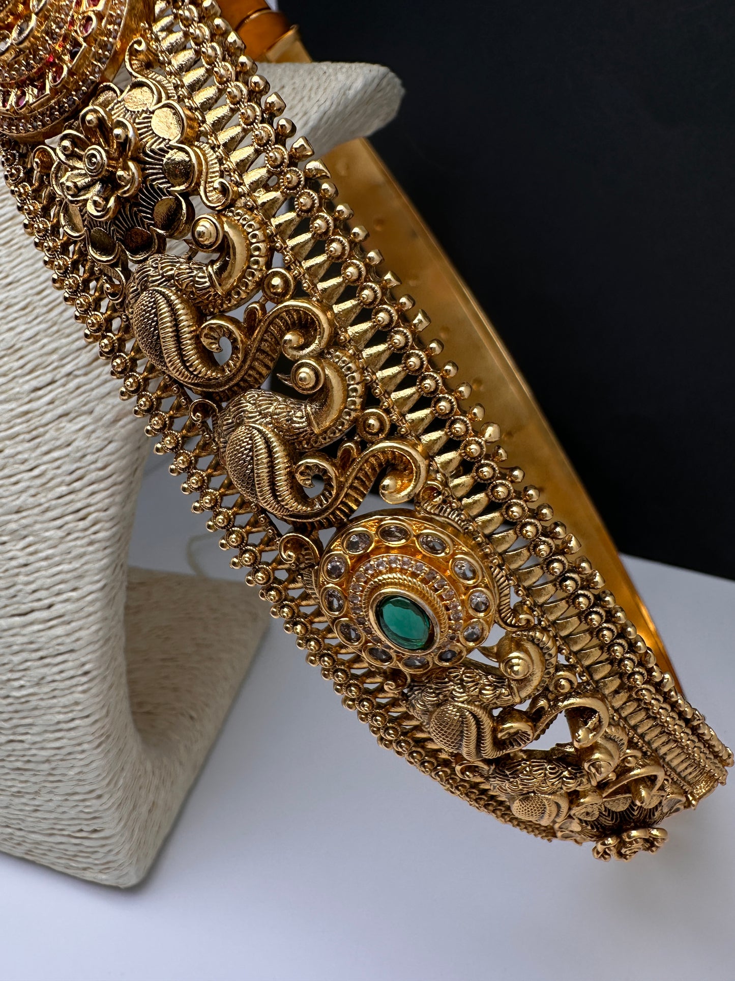 Kemp Peacock Matte Hip Belt Vaddanam Kamarbandh - 