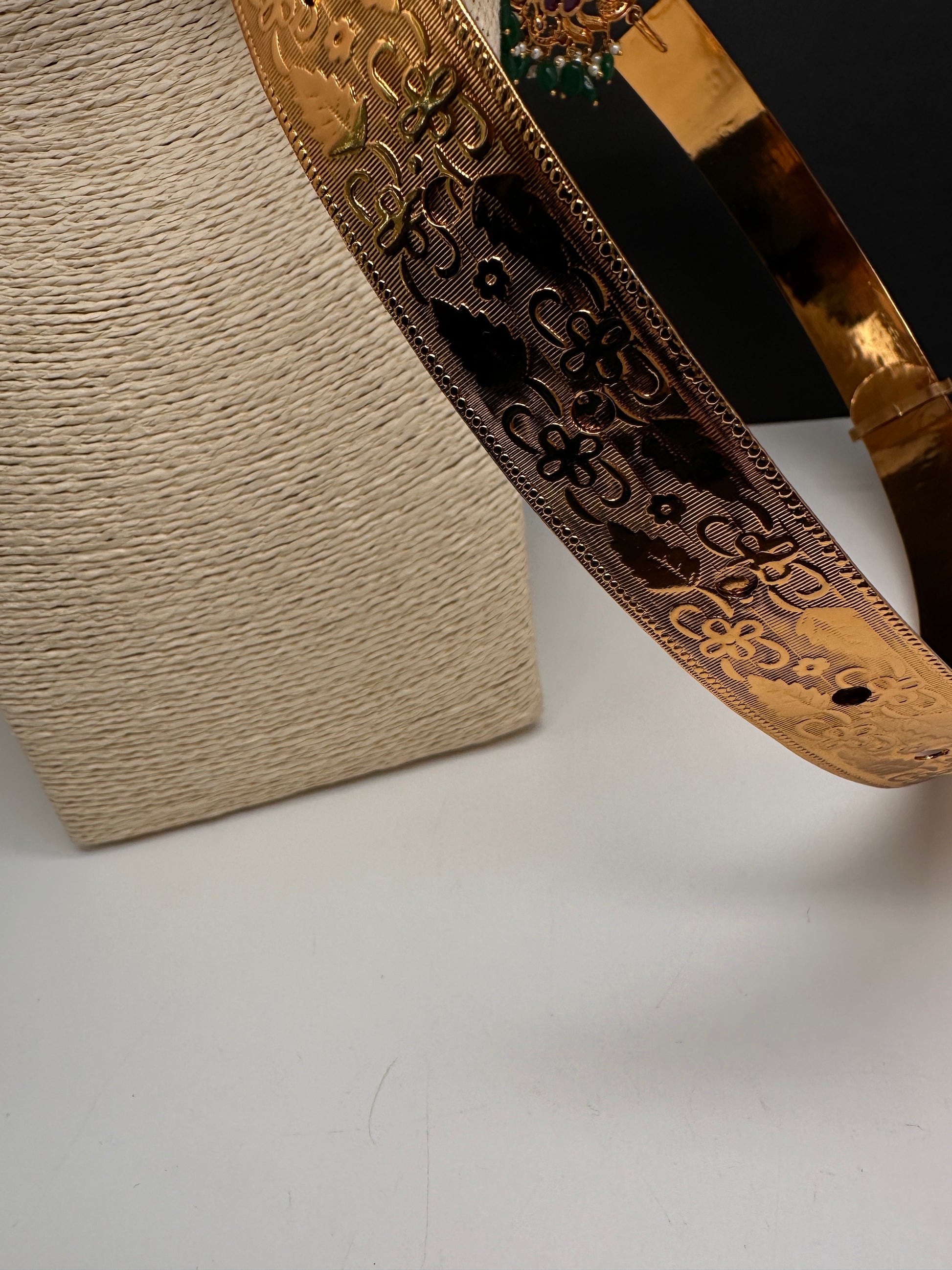 Kemp CZ Pendent Self Design Kamarband Hip Belt - 