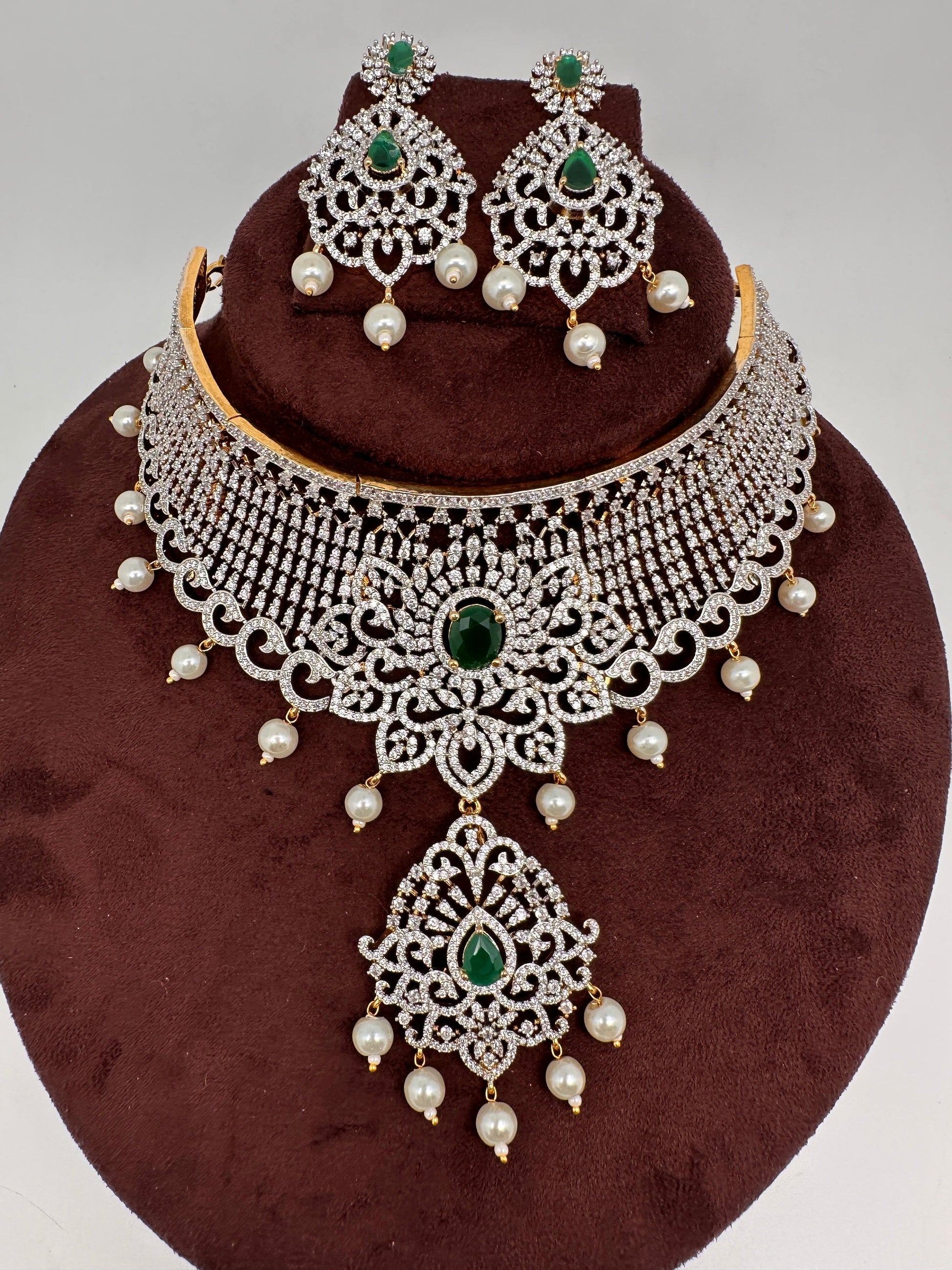 AD Diamond Finish Choker - Green