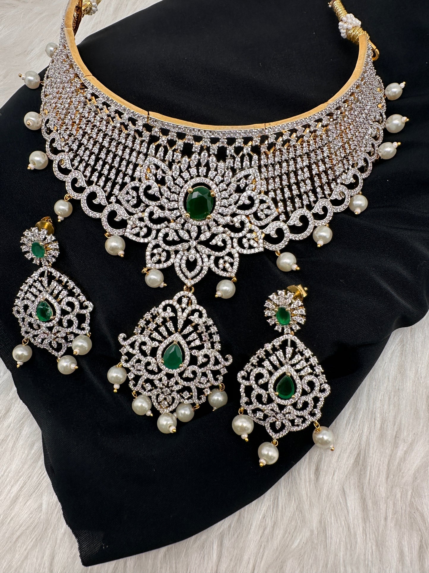 AD Diamond Finish Choker - Green