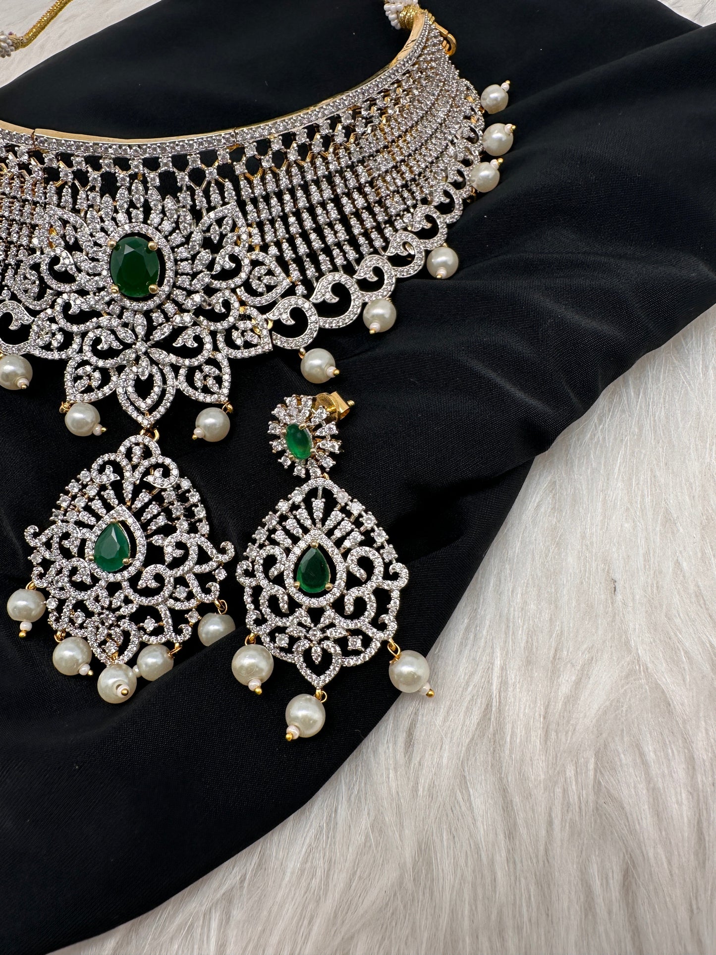 AD Diamond Finish Choker - Green