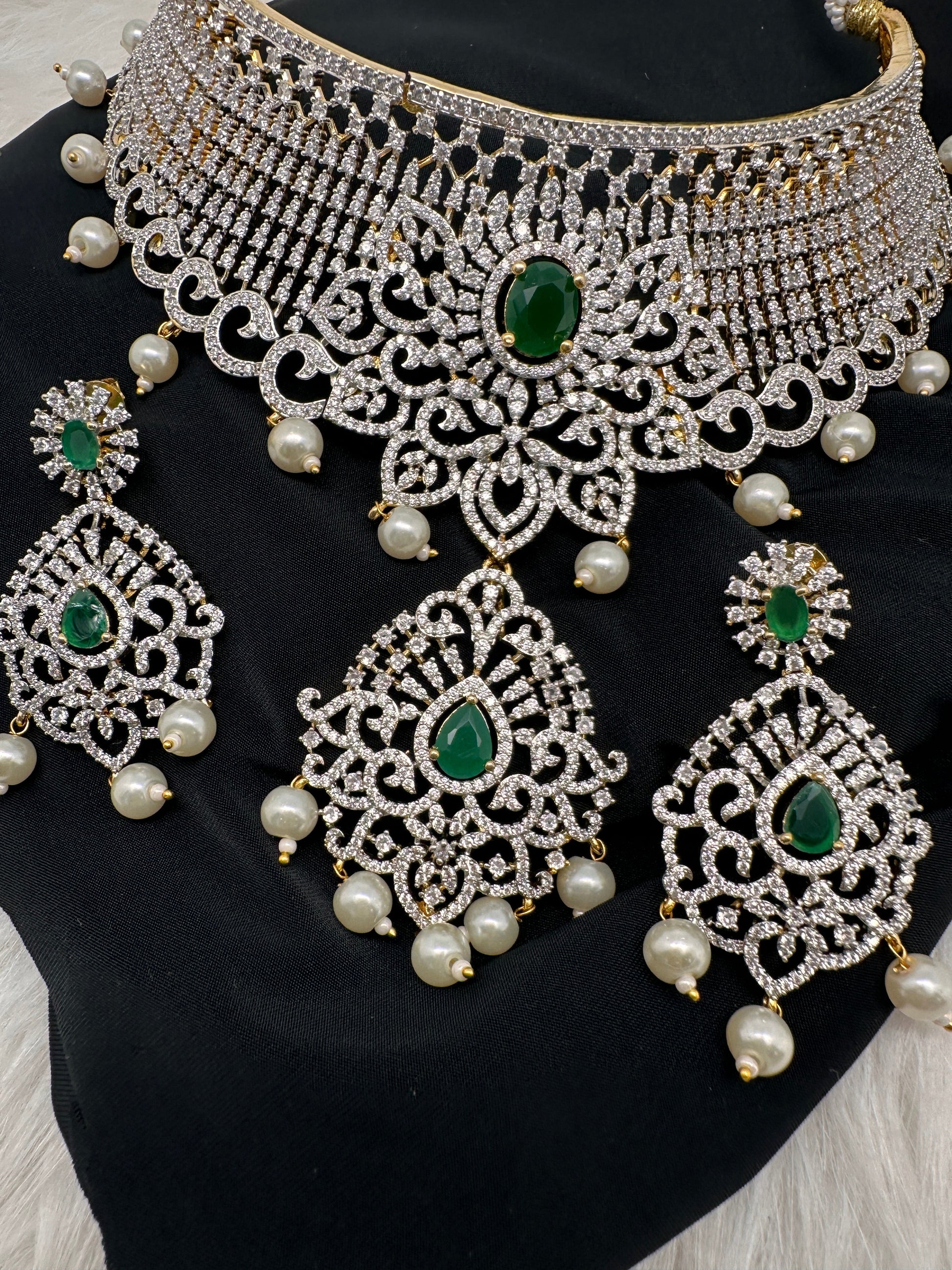 AD Diamond Finish Choker - Green