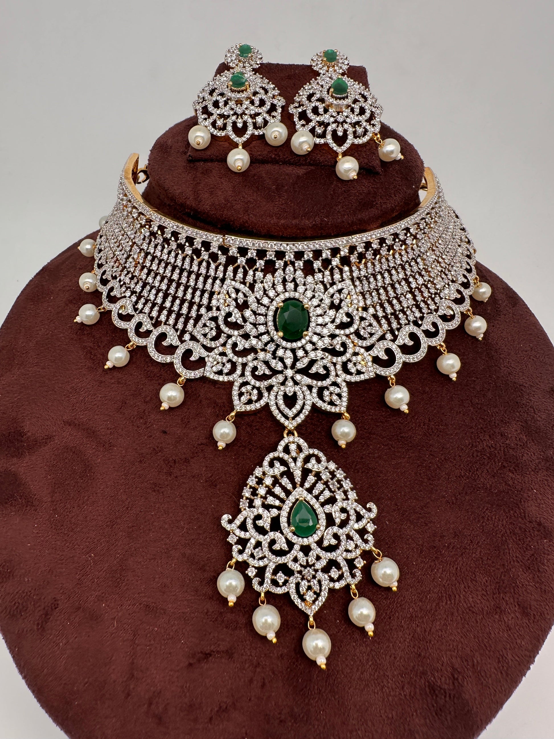AD Diamond Finish Choker - Green