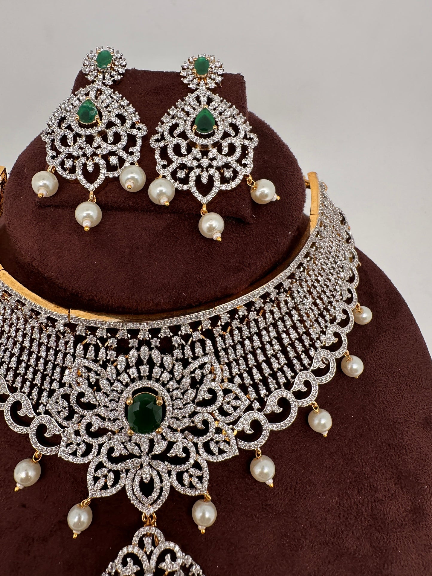 AD Diamond Finish Choker - Green