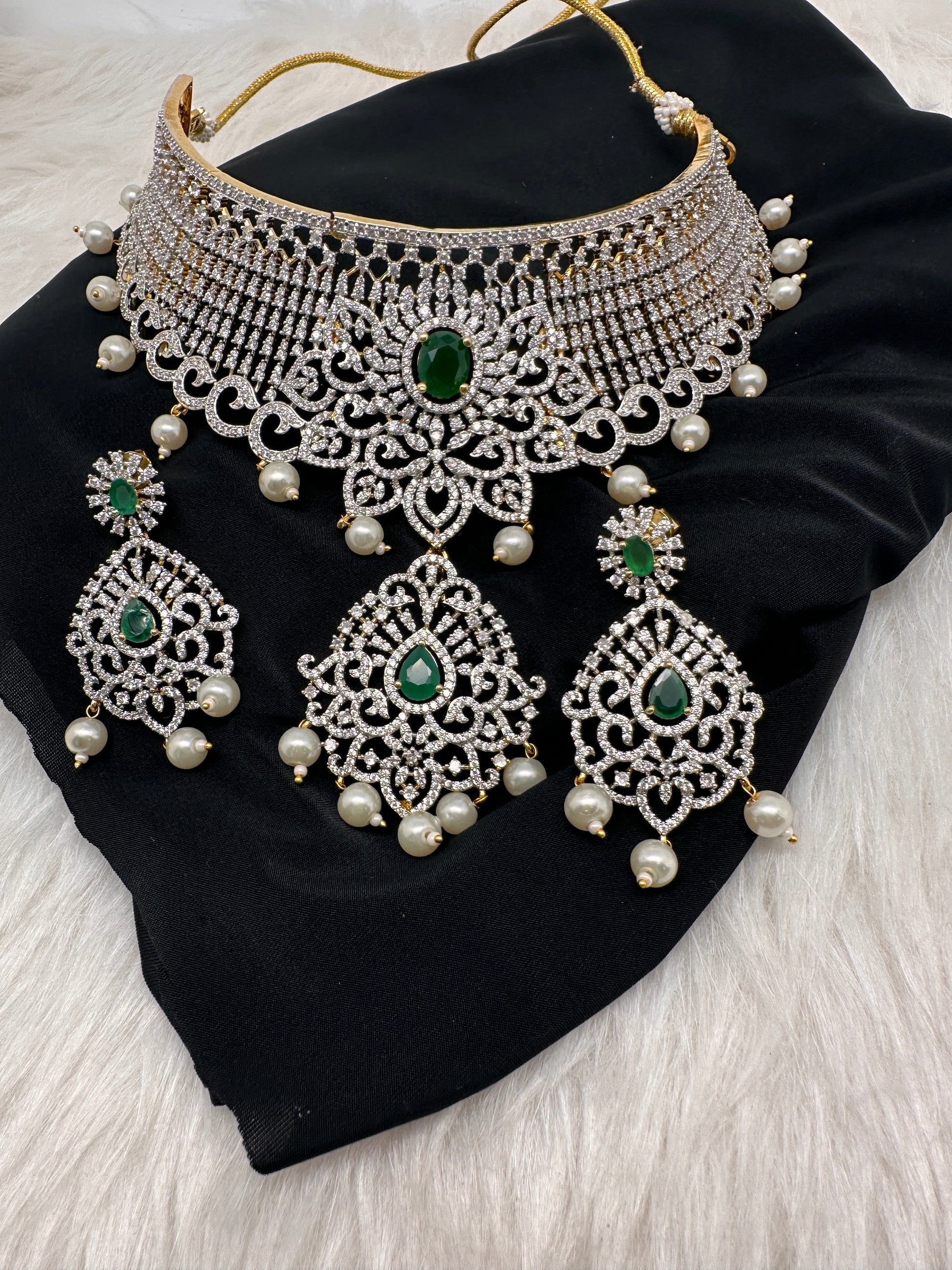 AD Diamond Finish Choker - Green