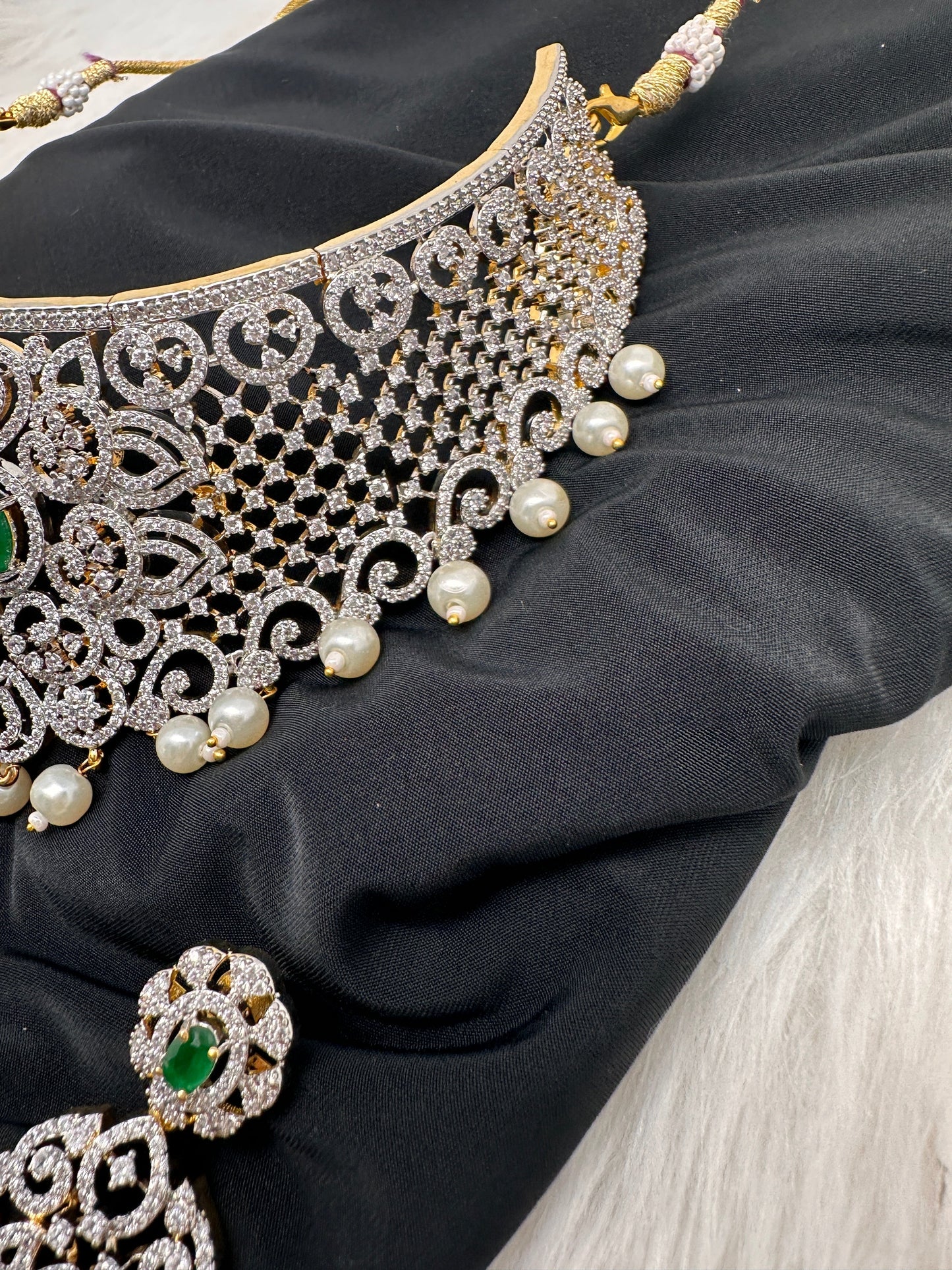 AD Diamond Finish Choker - Green