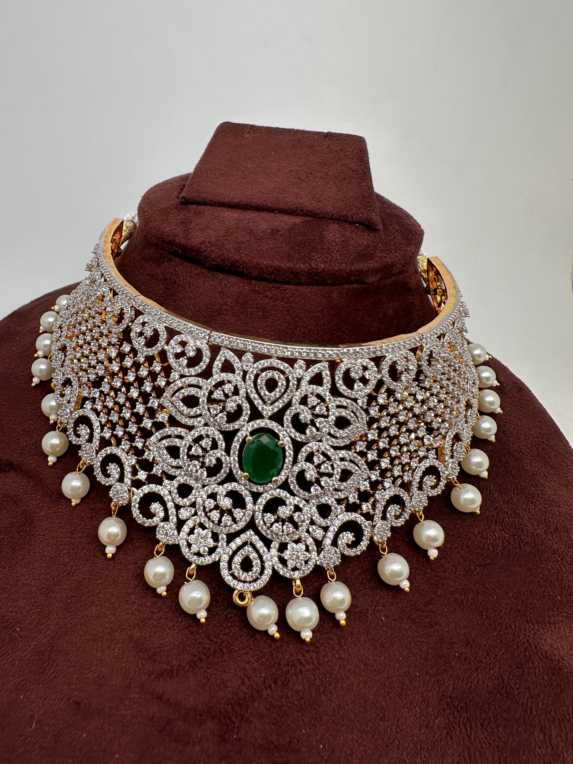 AD Diamond Finish Choker - Green