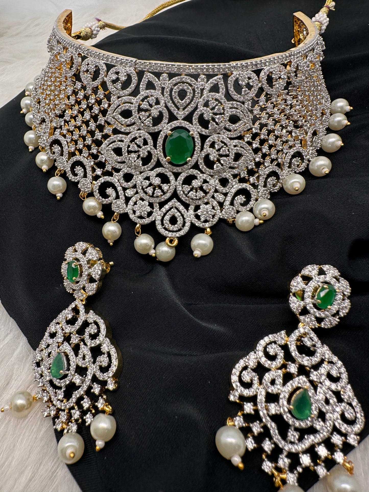 AD Diamond Finish Choker - Green