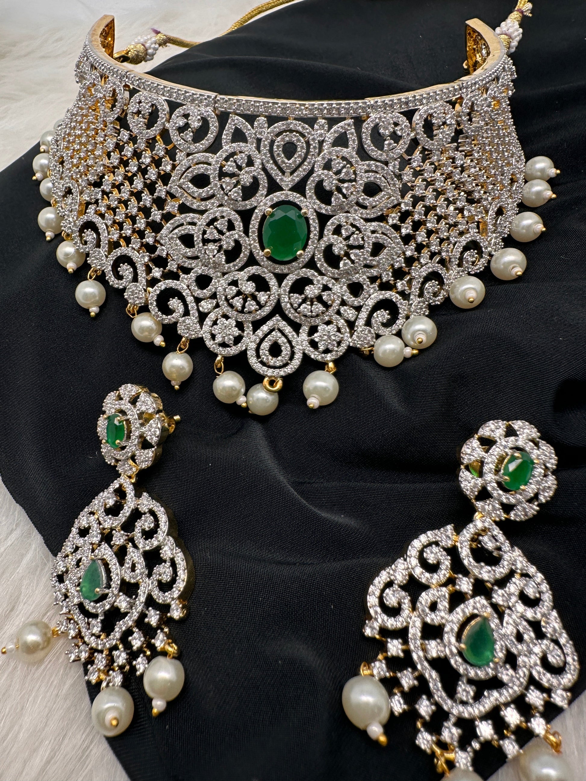 AD Diamond Finish Choker - Green