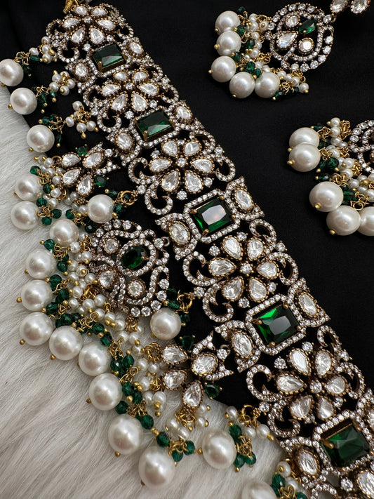 Moissanite Color Stone Victorian Pearls Neckline Choker - Green