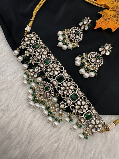 Moissanite Color Stone Victorian Pearls Neckline Choker - Green