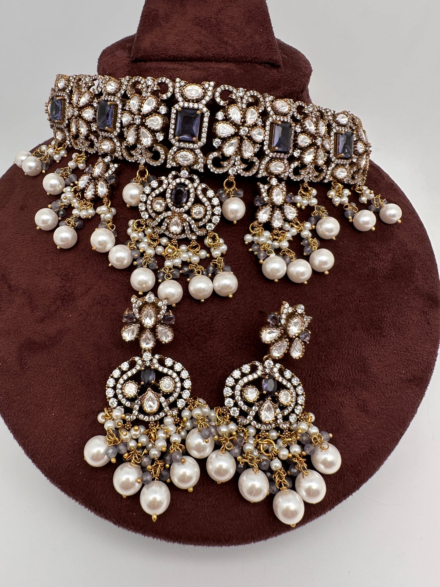 Moissanite Color Stone Victorian Pearls Neckline Choker - purple