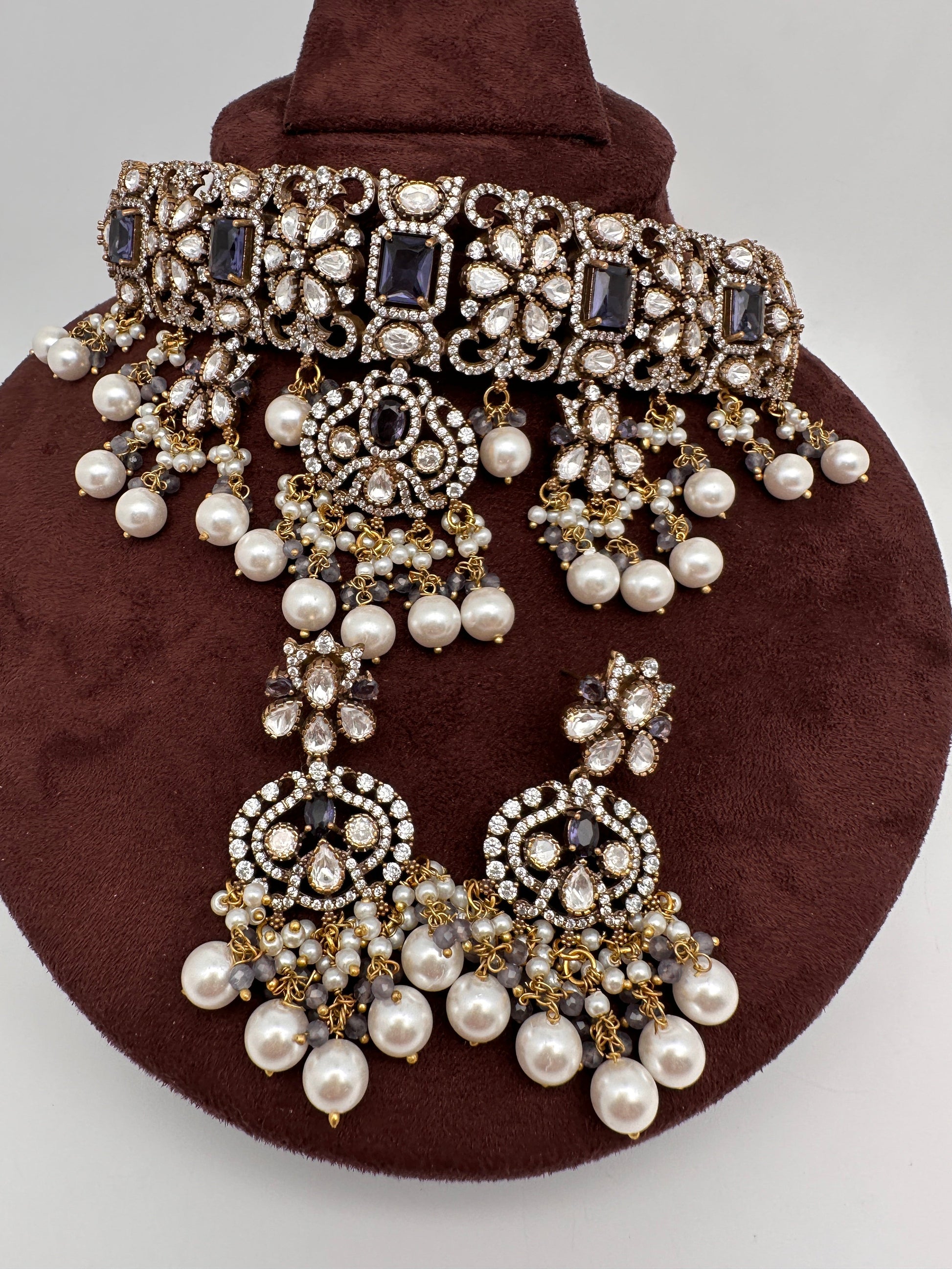 Moissanite Color Stone Victorian Pearls Neckline Choker - purple