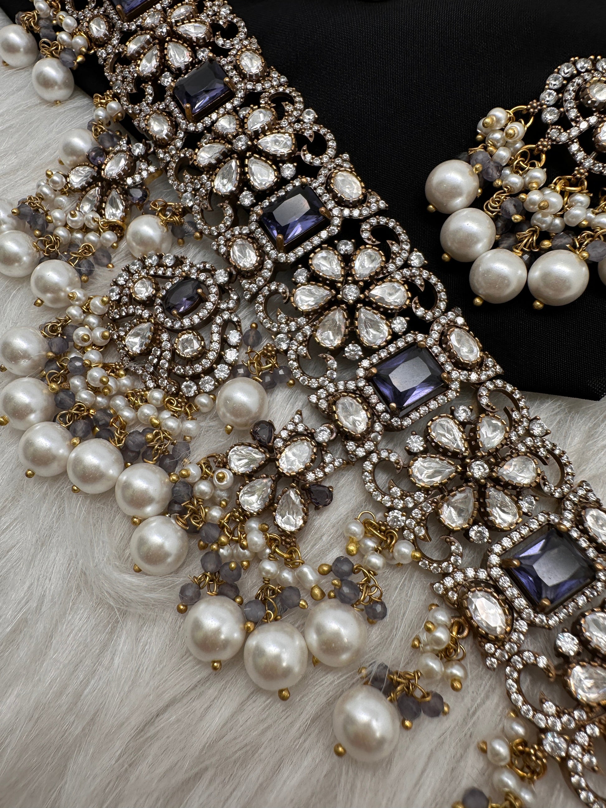 Moissanite Color Stone Victorian Pearls Neckline Choker - purple
