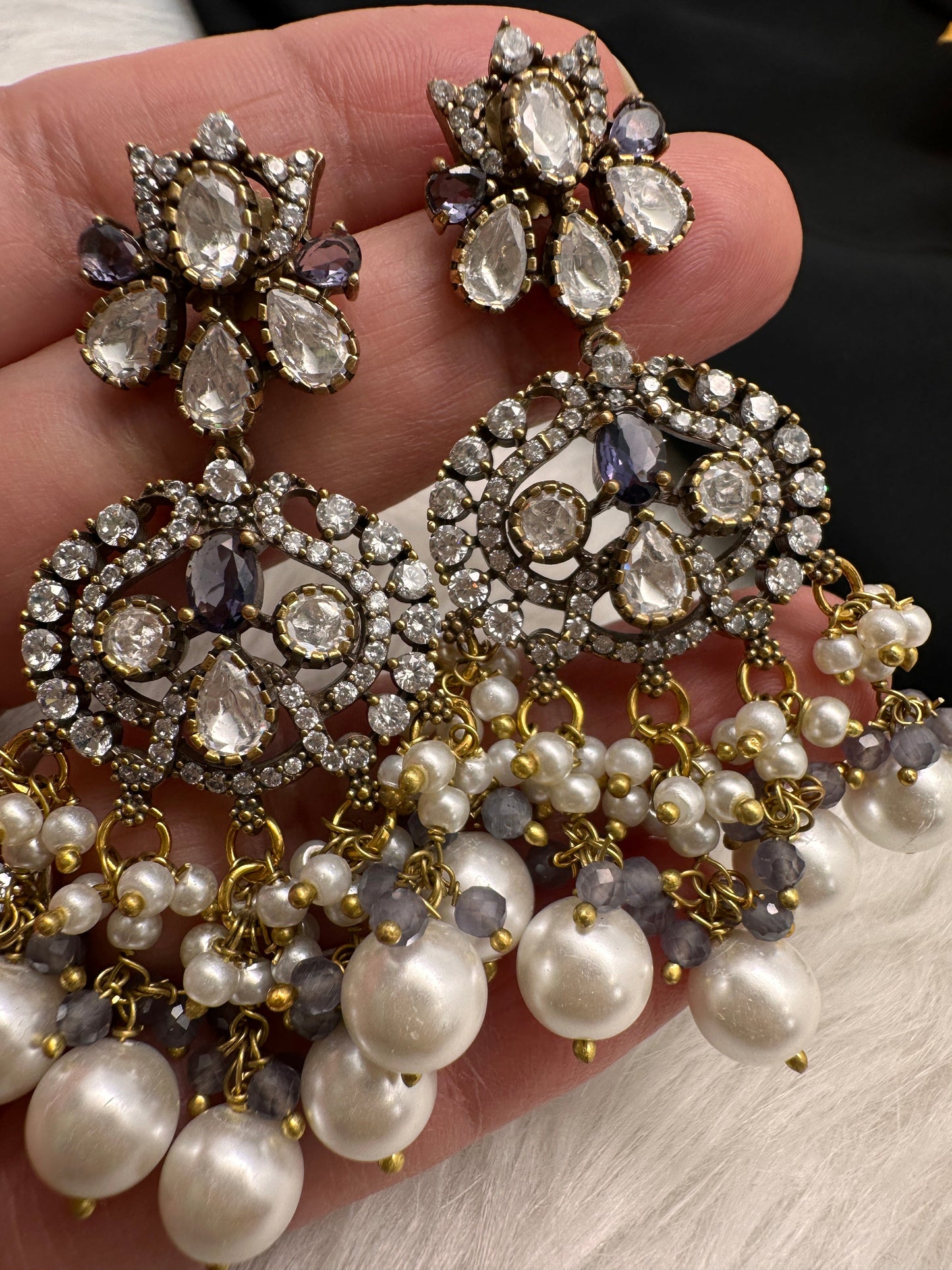 Moissanite Color Stone Victorian Pearls Neckline Choker - purple