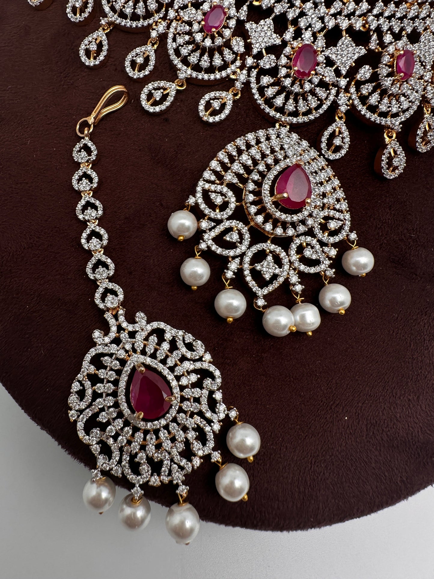 AD Color Stone Gold Polish Choker - Red