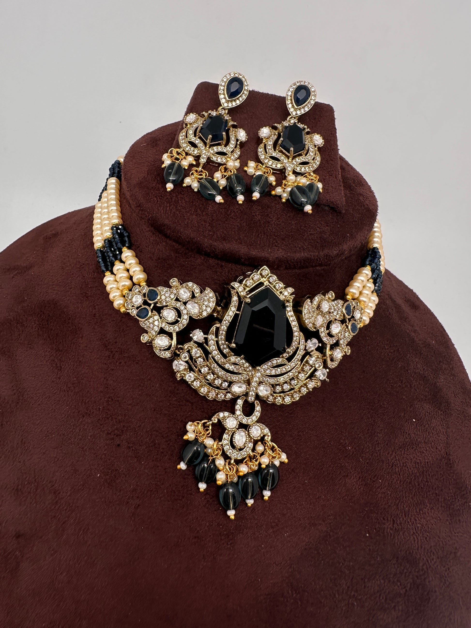 AD VIctorian Color Stone Pearls Beads Choker - Blue