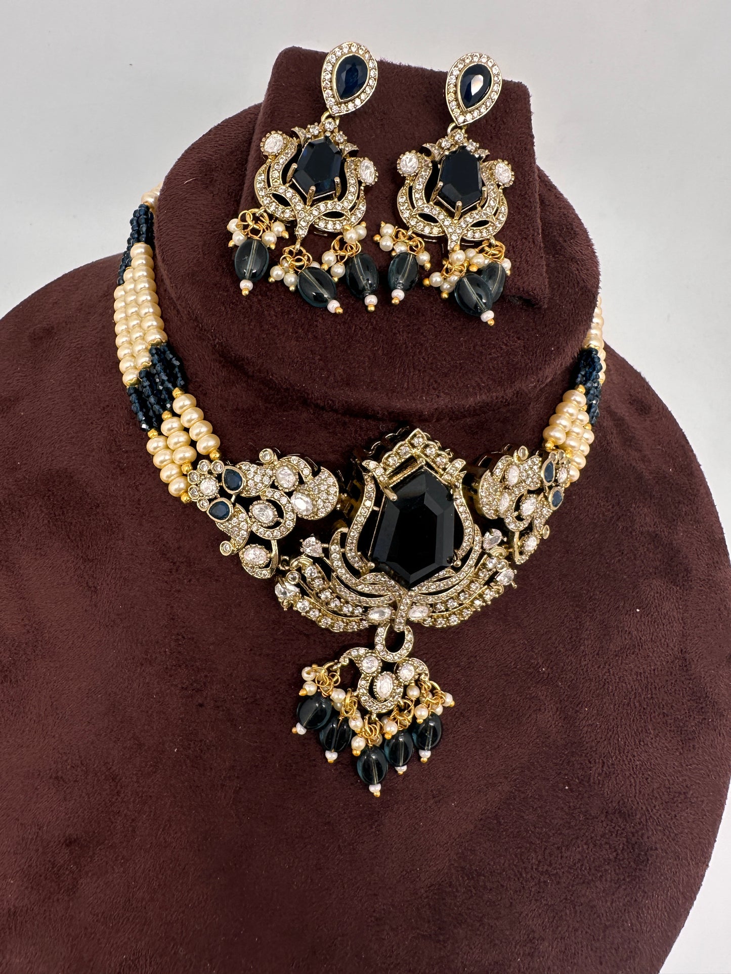 AD VIctorian Color Stone Pearls Beads Choker - Blue