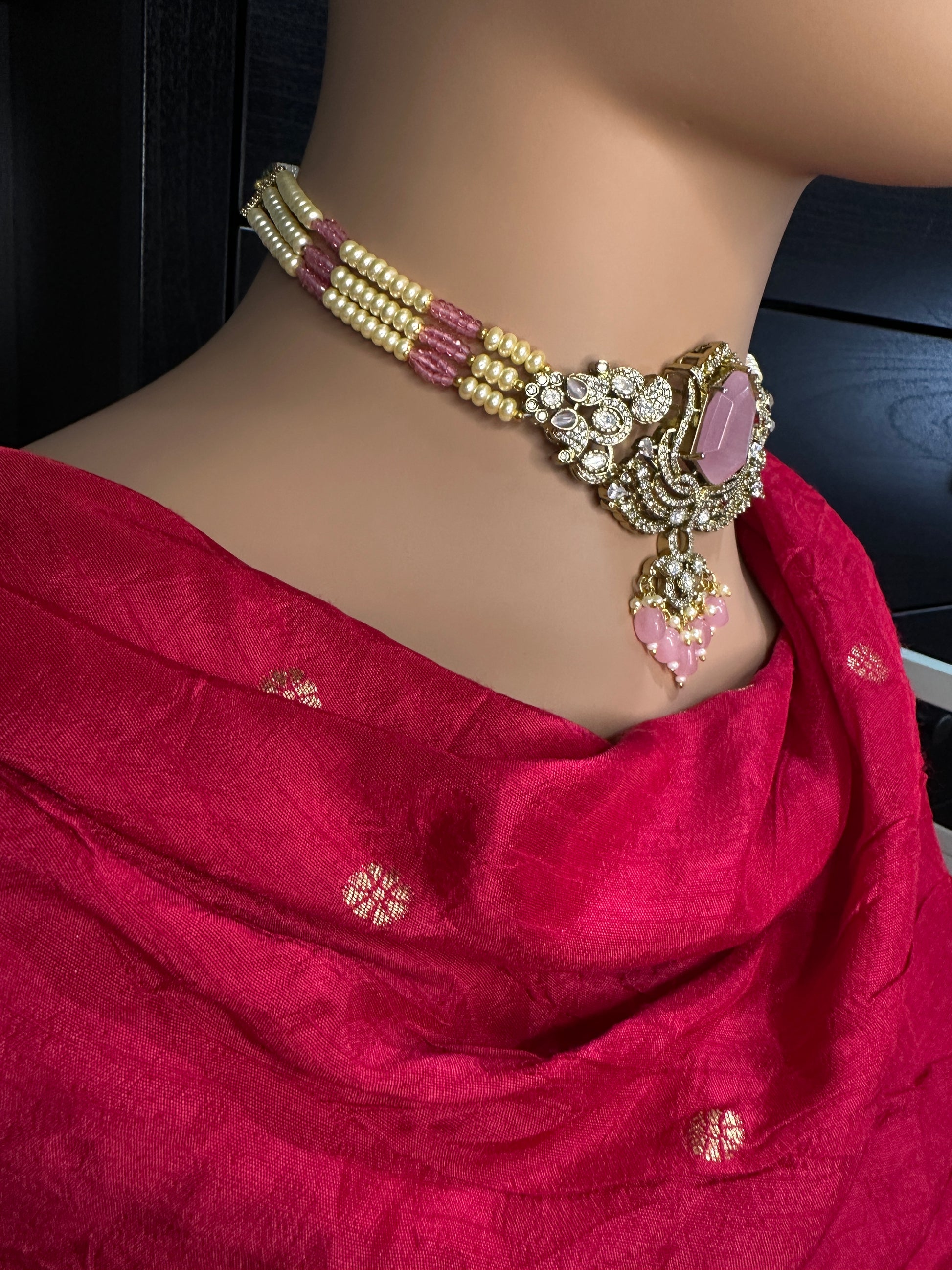 AD VIctorian Color Stone Pearls Beads Choker - Pink