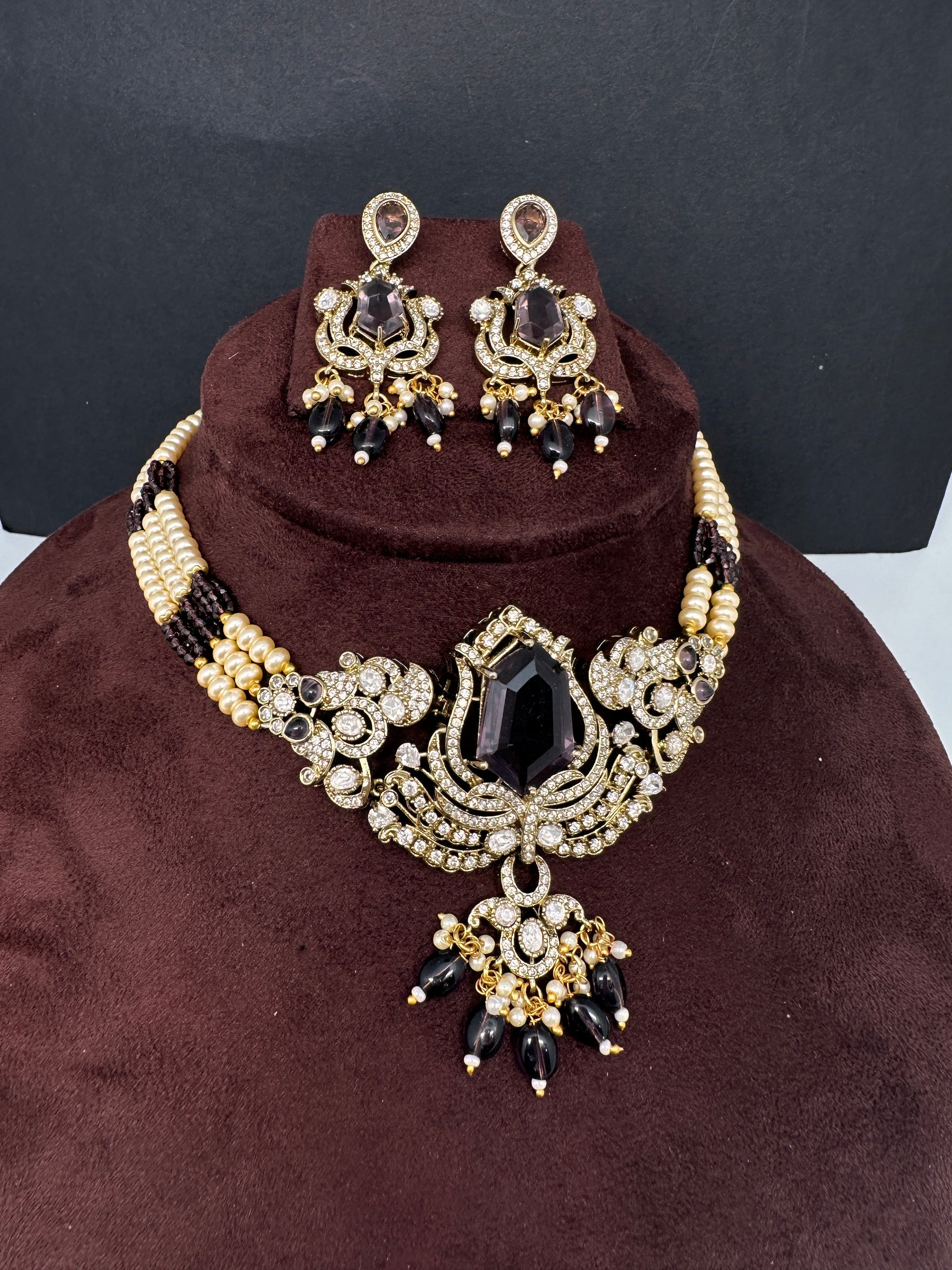 AD VIctorian Color Stone Pearls Beads Choker - purple