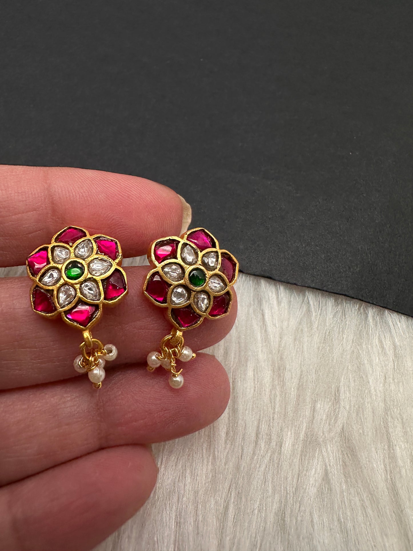 Jadau Kundan Floral Bugadi Earrings - 