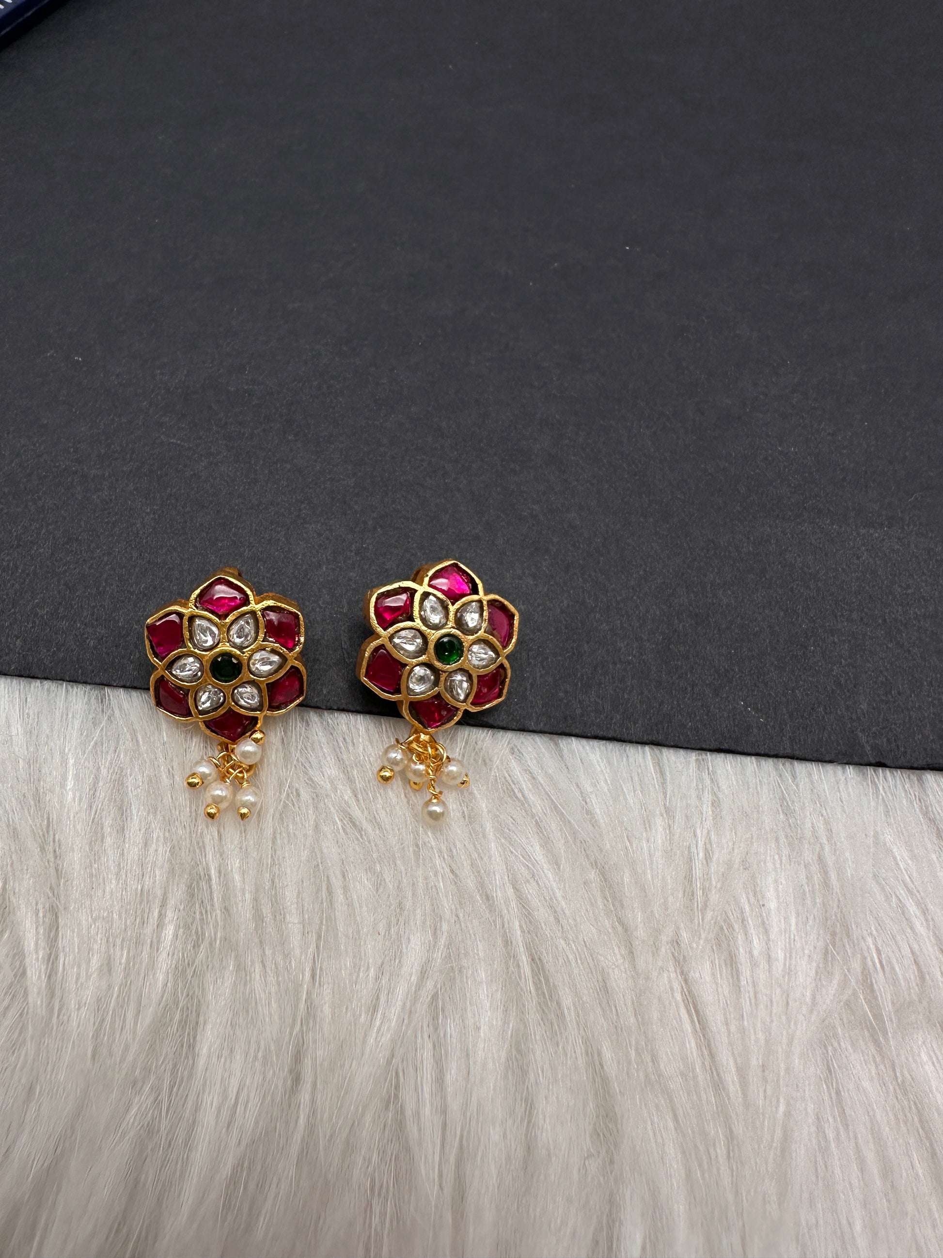 Jadau Kundan Floral Bugadi Earrings - 