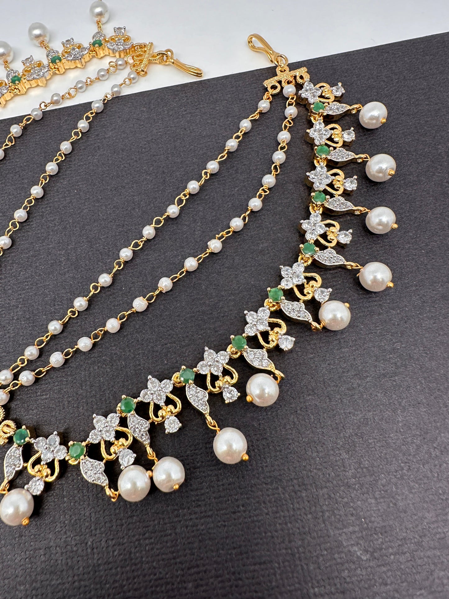 AD Green Stone Earchain